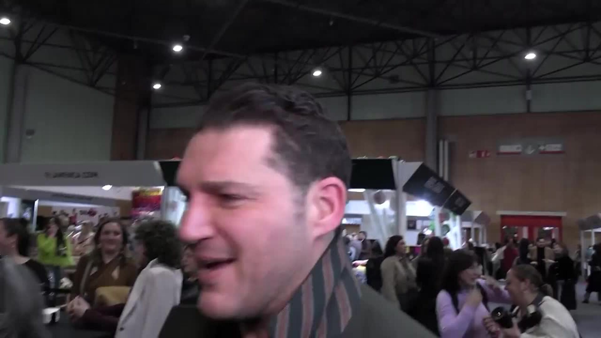 Manu Tenorio reacciona a los rumores de 'affaire' con Lolita