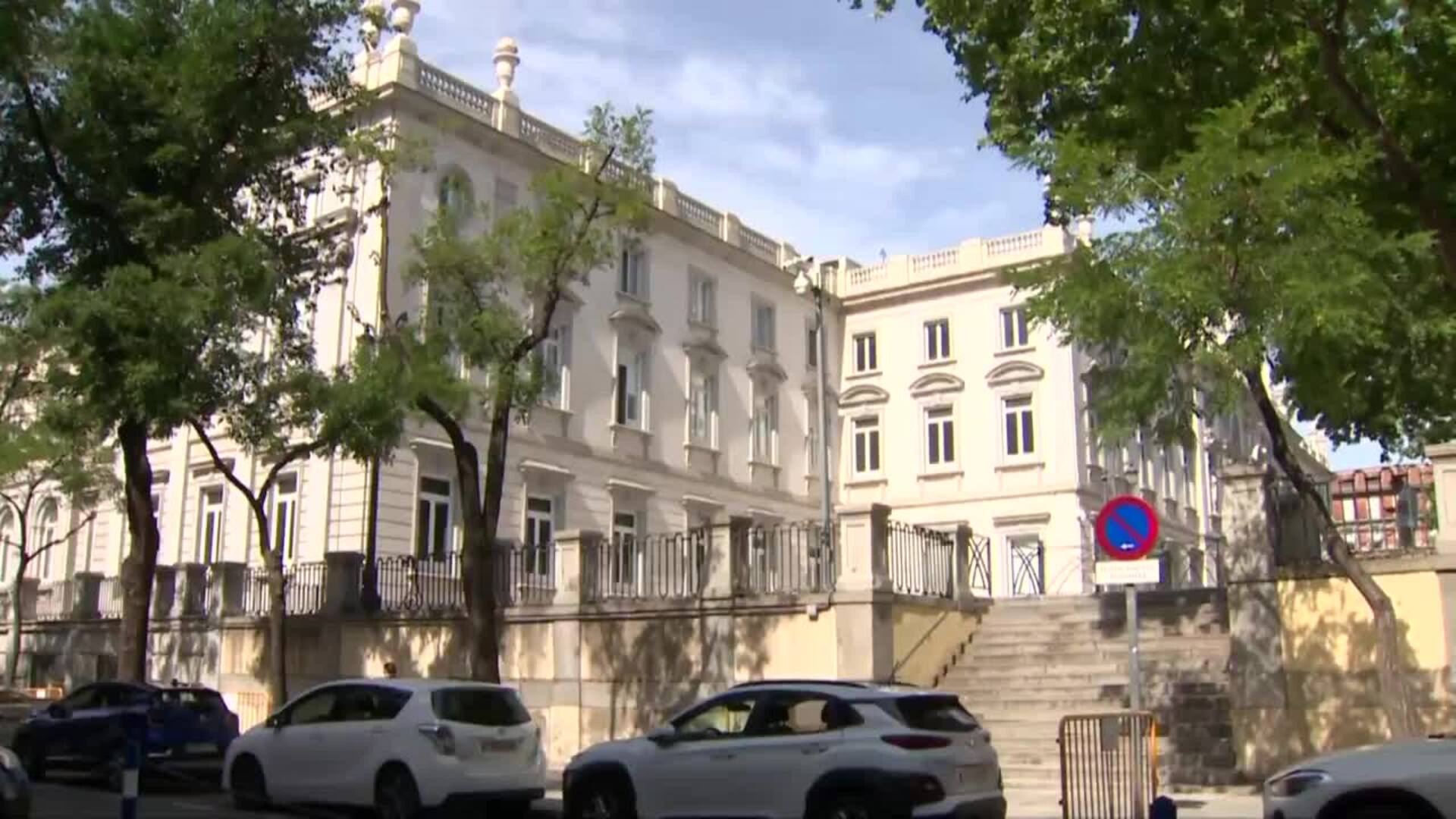 Miss Asturias pidió ayuda a Ábalos para encontrar trabajo y Koldo gestionó entrada en Logirail