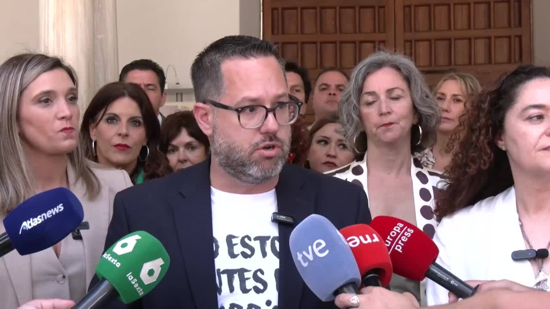 PSOE-A, Por Andalucía y Adelante abandonan el Pleno del Parlamento por la ausencia de Moreno