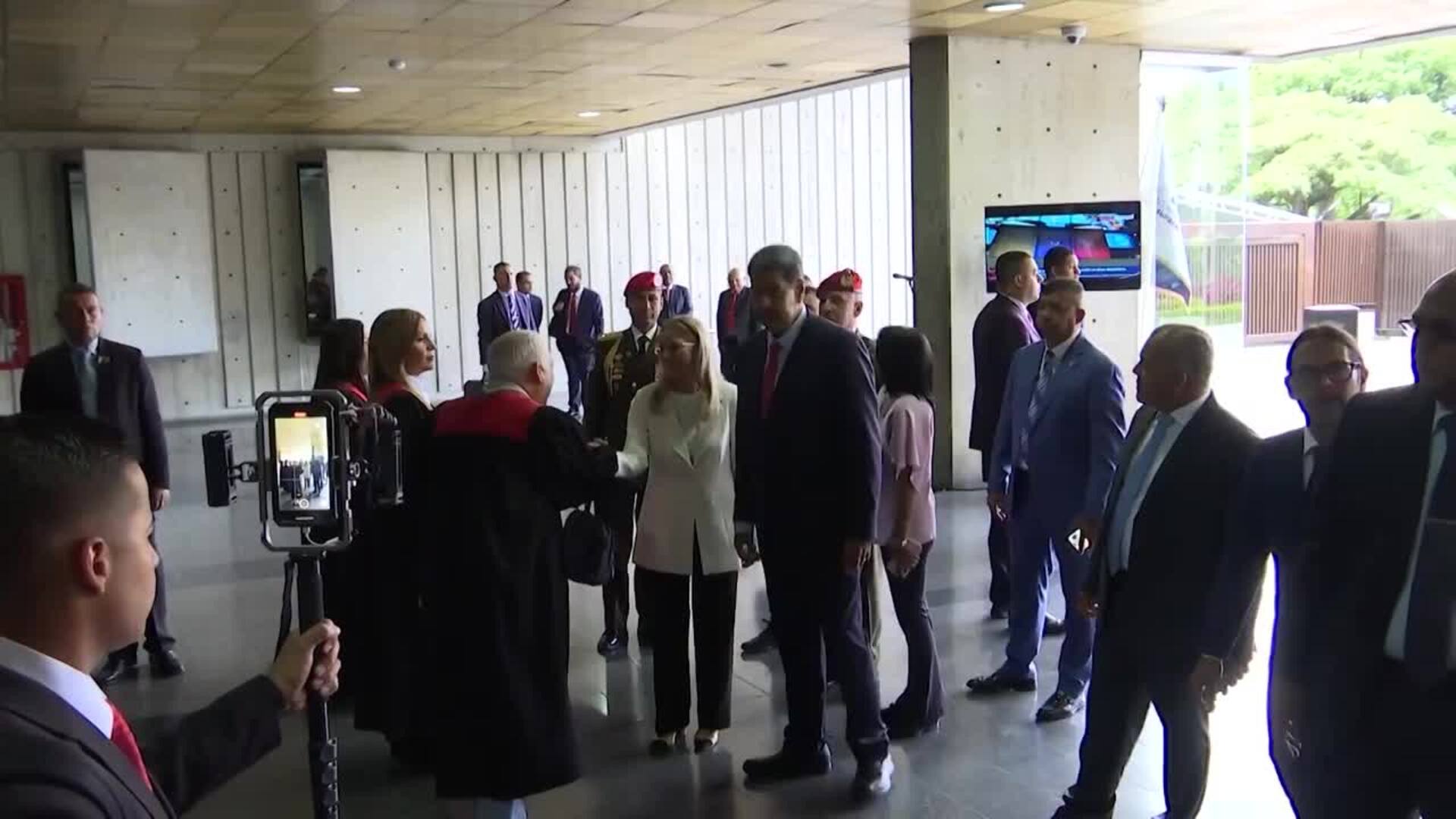 El CNE de Venezuela da la victoria a la coalición de Maduro con más del 82% en las legislativas