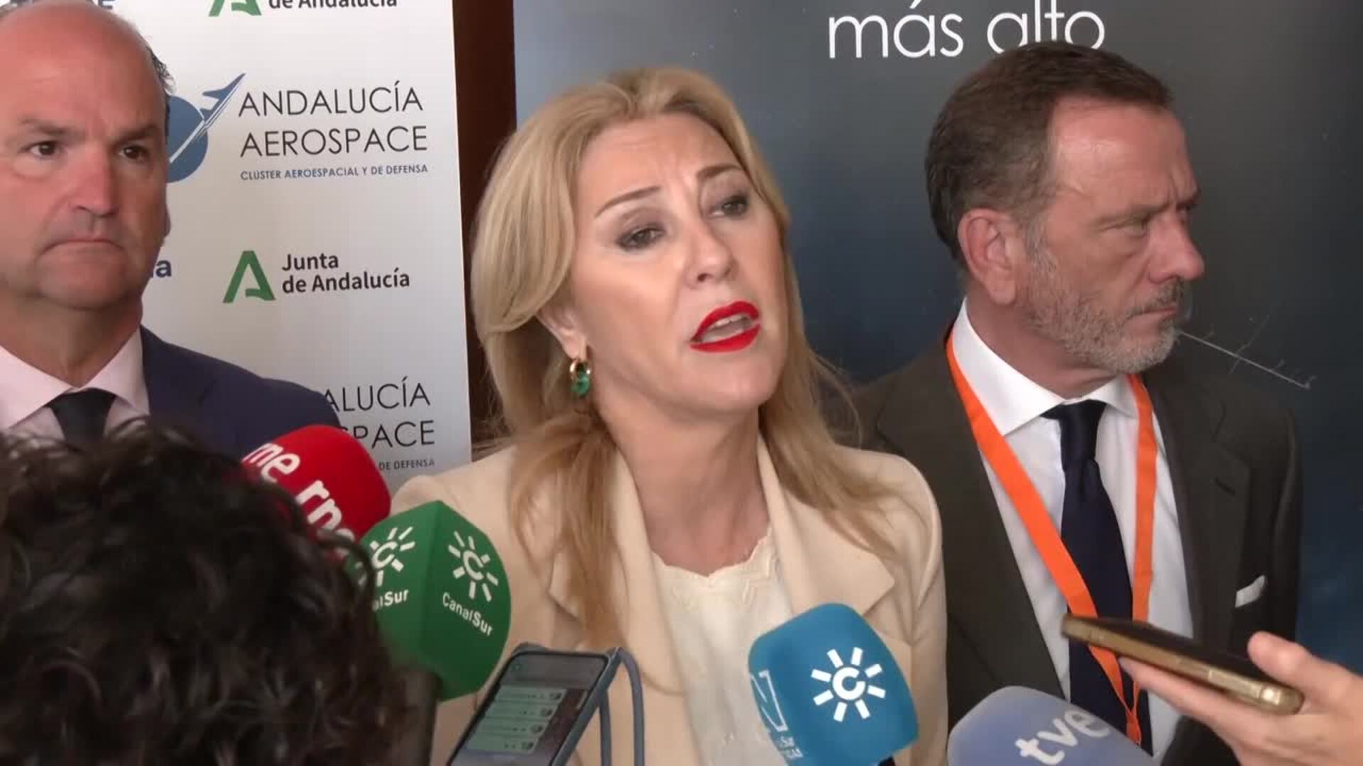 Junta urge a Montero a "desmarcarse de Sánchez" y aclarar si conocía el "espionaje" a Moreno