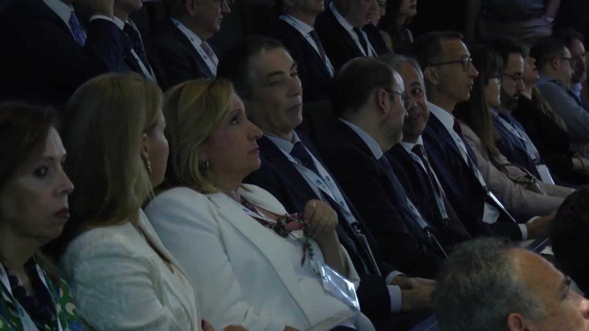 Moreno señala el objetivo de que Andalucía lidere en regeneración y apela al Gobierno y UE