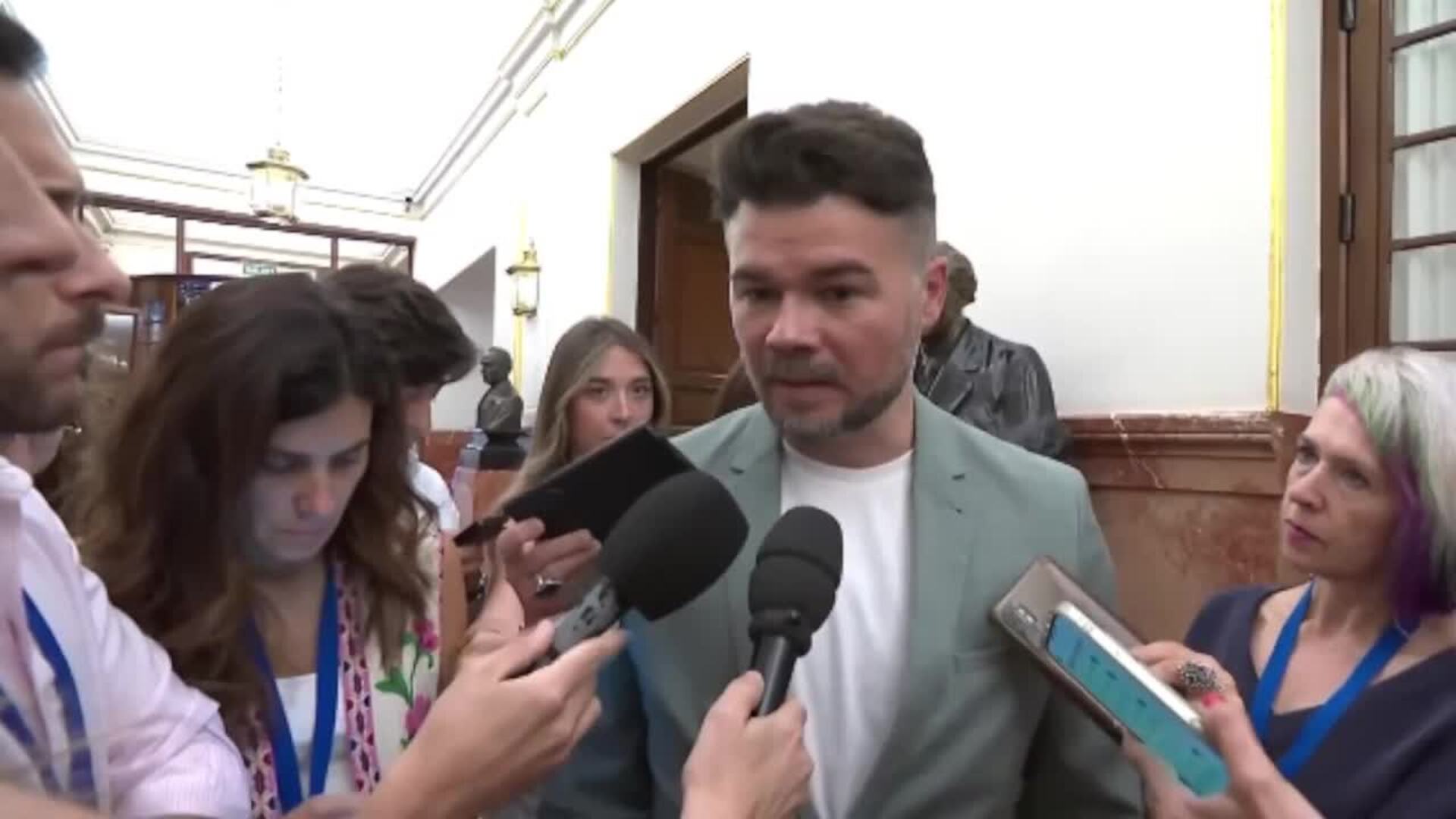 Rufián insiste en que, además de "llorar", hay que "legislar bien" antes de las elecciones