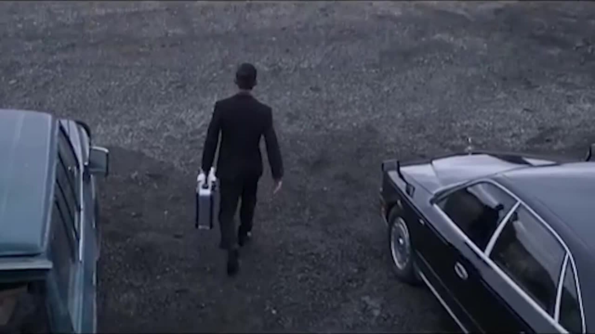 Steven Knight promete que la nueva película de James Bond será mejor y más fuerte