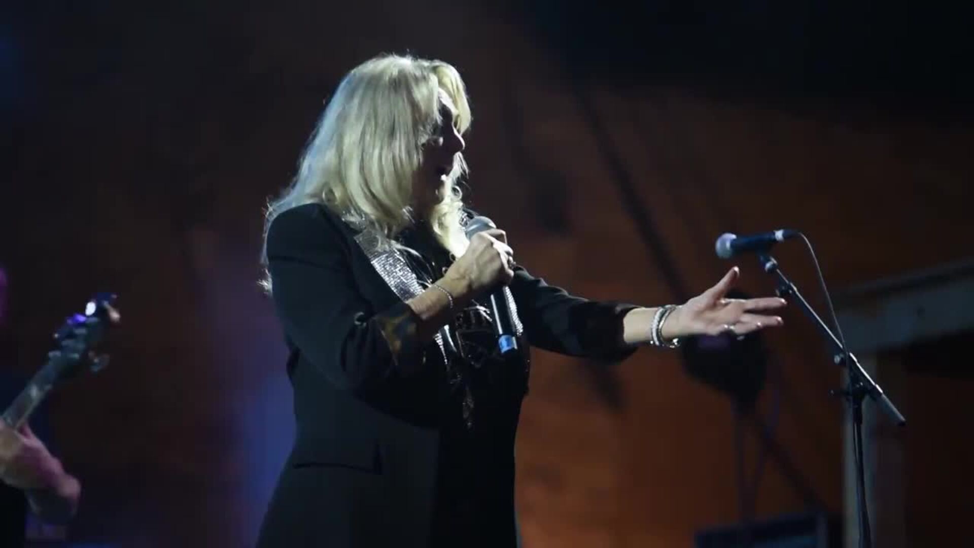 Fuengirola vibra al ritmo de Bonnie Tyler
