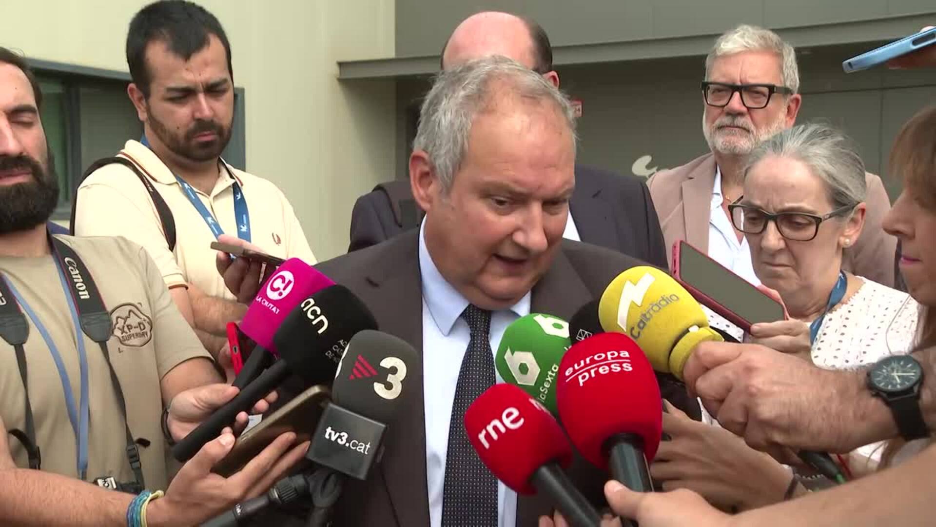 Hereu afirma que velarán por el cumplimiento de la ley "sin excepción" en el reparto de menores
