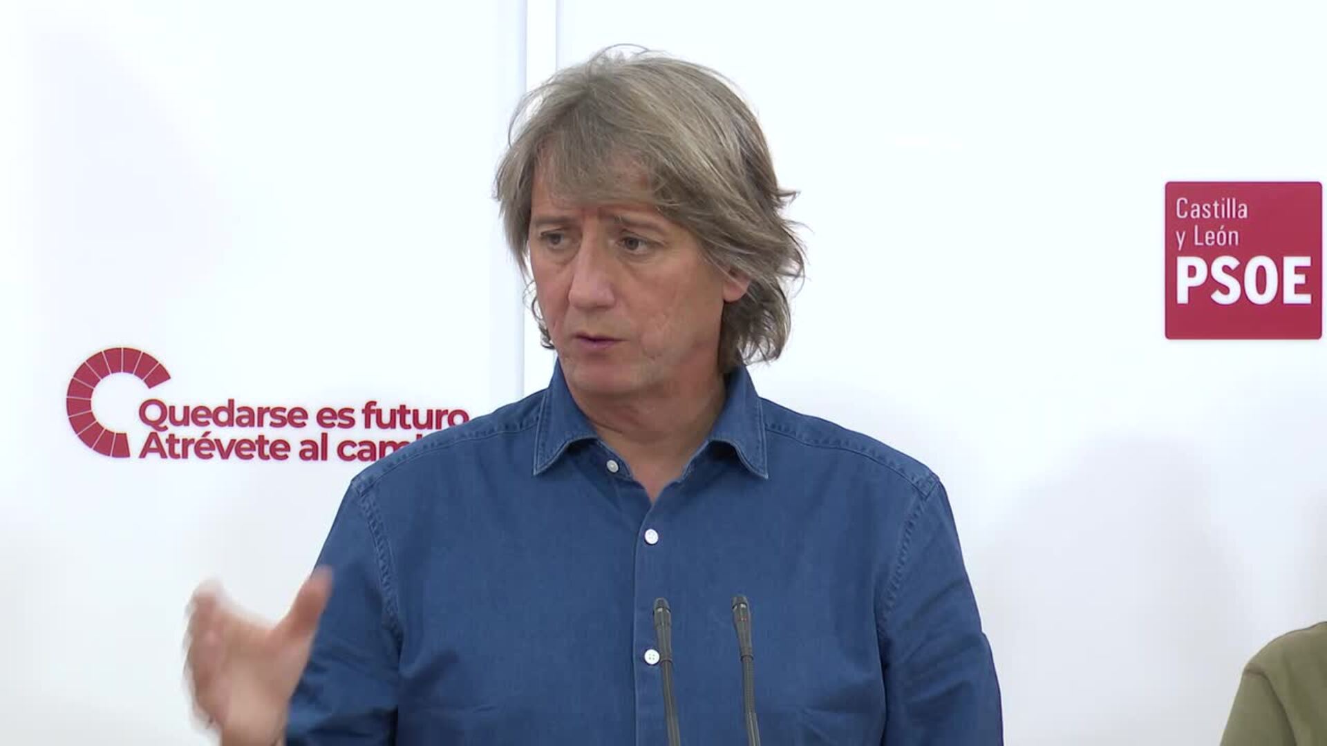 Martínez llevará a las Cortes un nuevo modelo de extinción público negociado con el sector