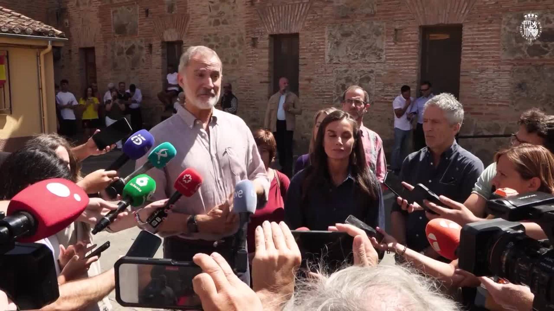 Felipe VI anima a retomar los viajes cancelados por los incendios