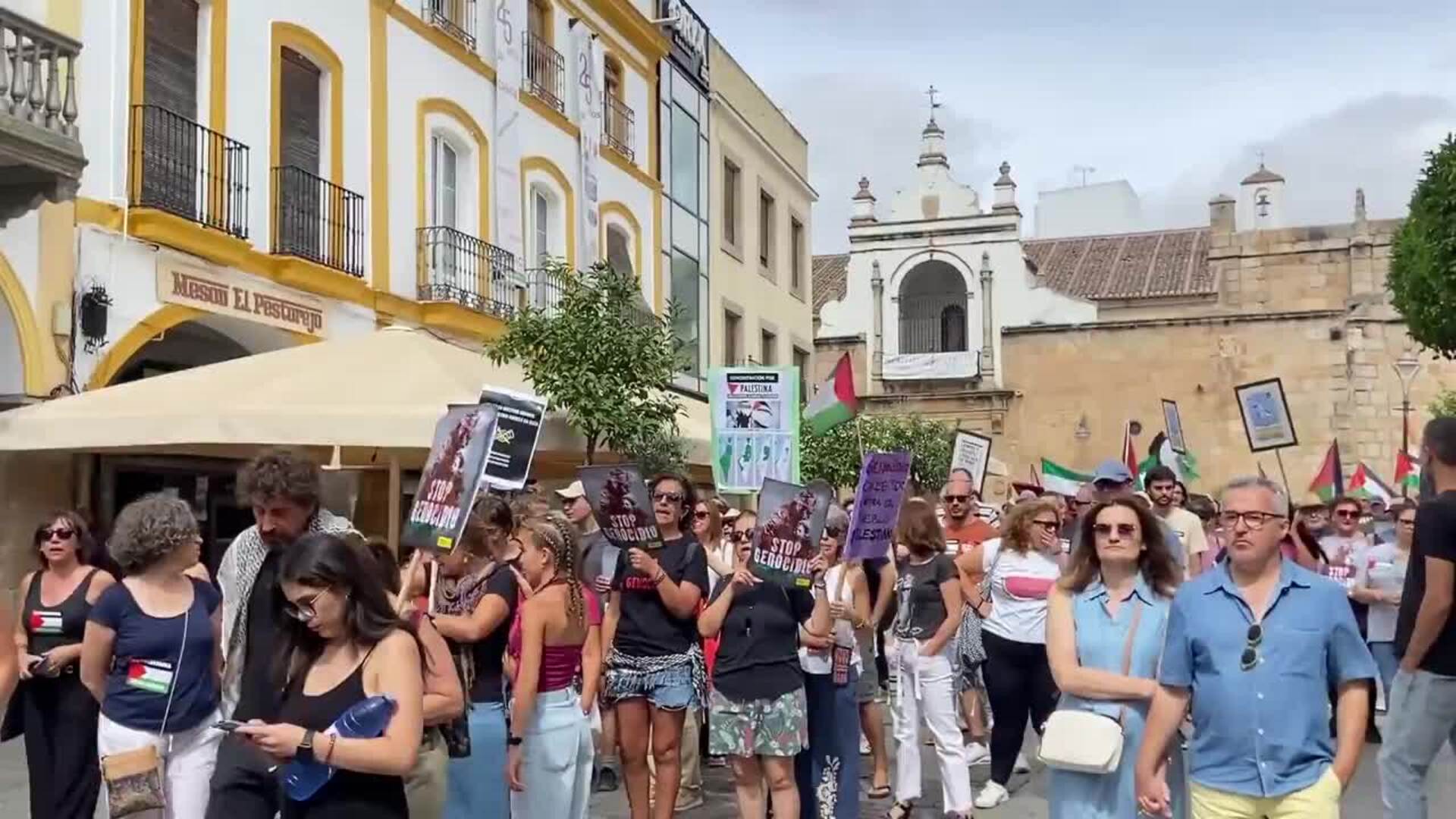 Alrededor de 200 personas se concentran en Mérida para respaldar la flotilla rumbo a Gaza