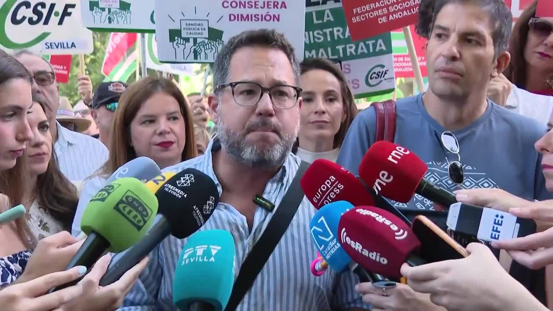 Adelante pide "paralizar" el "robo" del PP-A a la sanidad pública