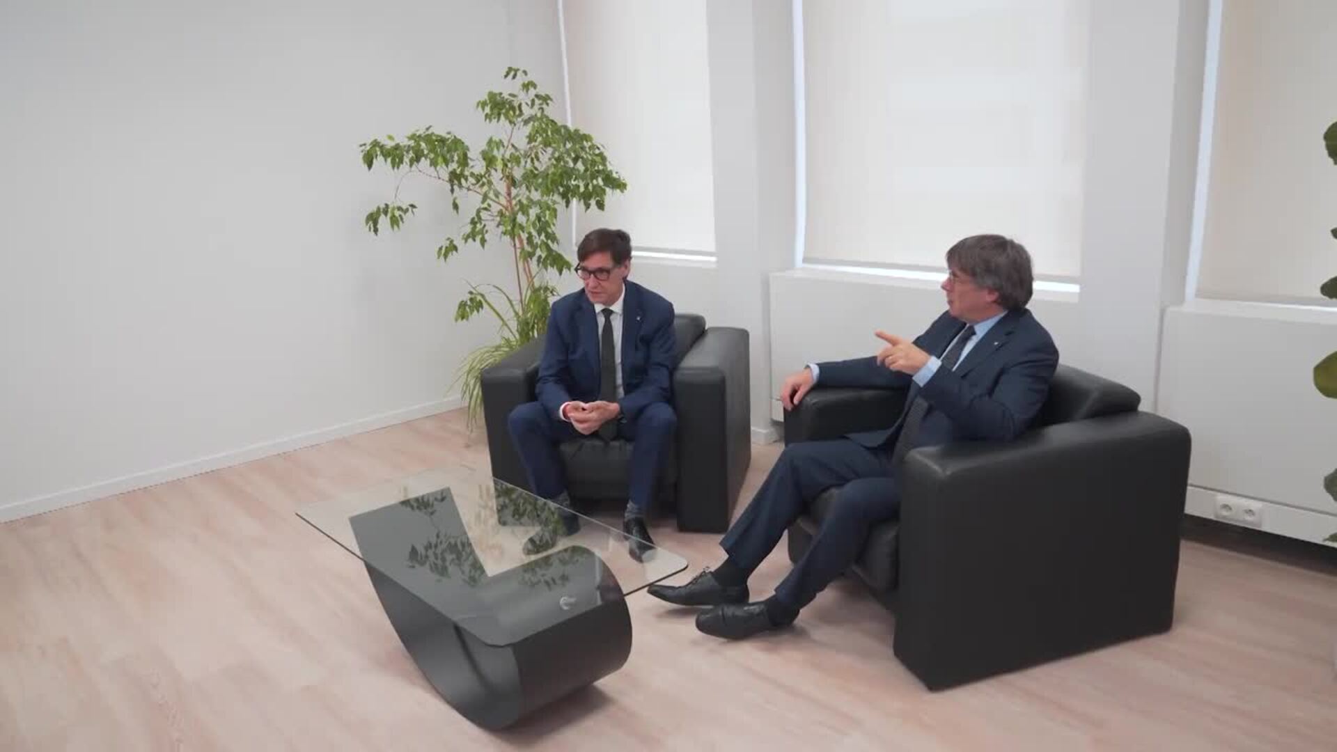 Illa y Puigdemont se reúnen en la Delegación de la Generalitat en Bruselas