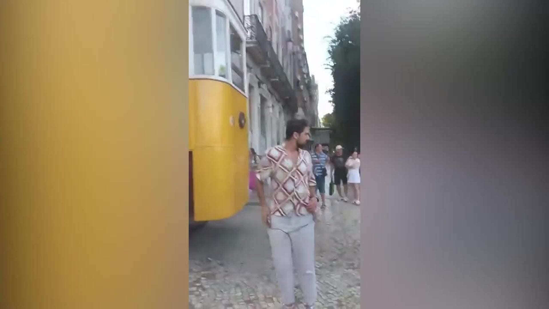 Al menos tres muertos al descarrilar un funicular en Lisboa