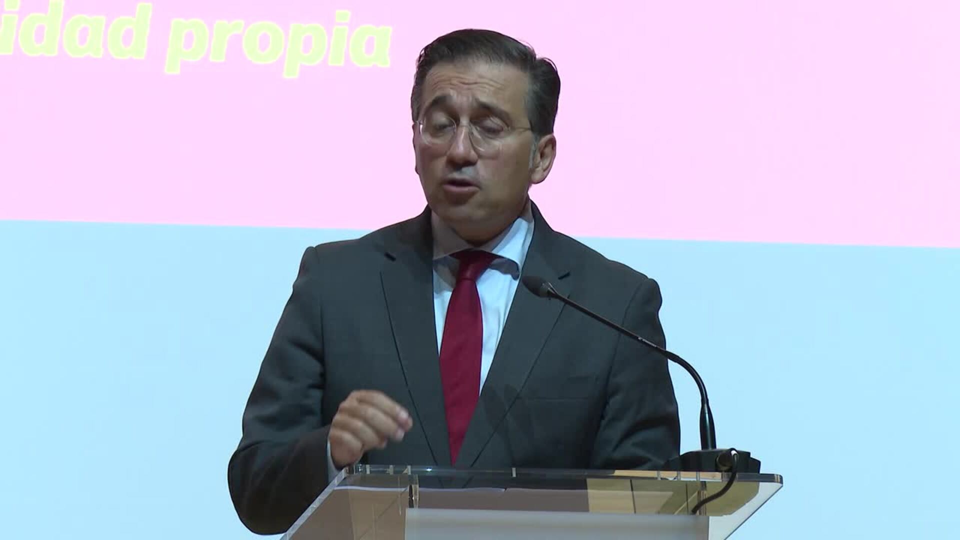 Albares reivindica una política exterior alejada de "seguidismos"
