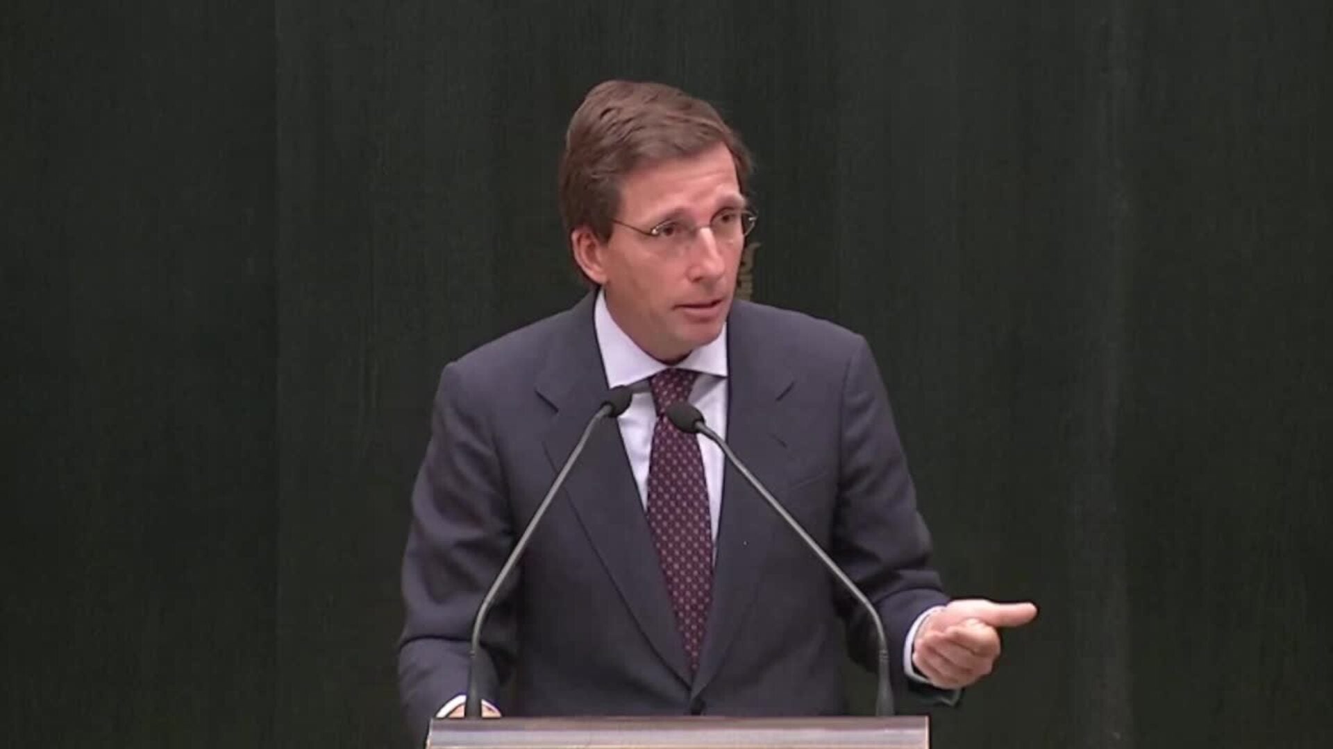 Almeida insta a eliminar tasa de reposición si se presentan los PGE, sin reclamar "ni un euro"