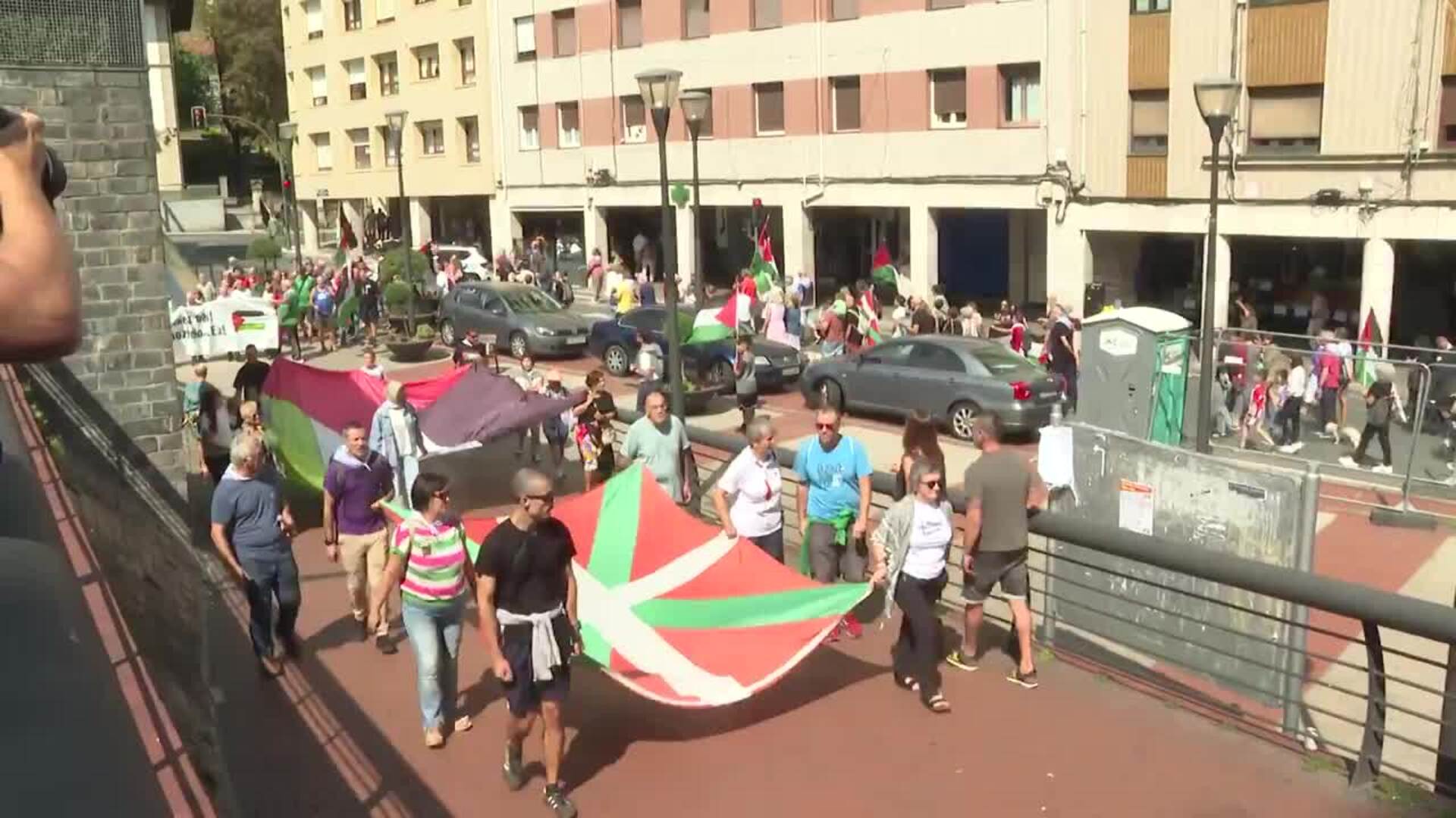 Imágenes de la manifestación a favor de Palestina en Sestao