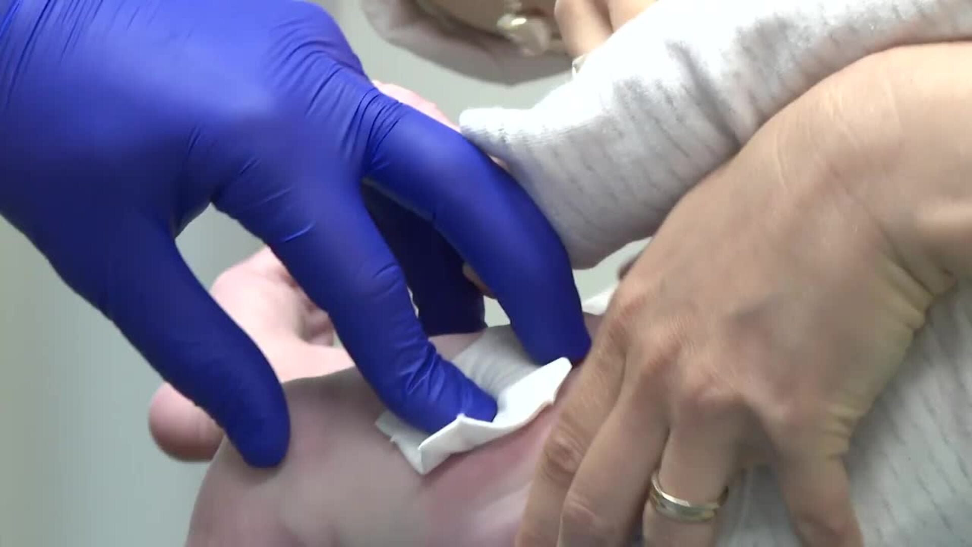 Arranca en Euskadi la tercera campaña de vacunación de bebés contra la bronquiolitis aguda