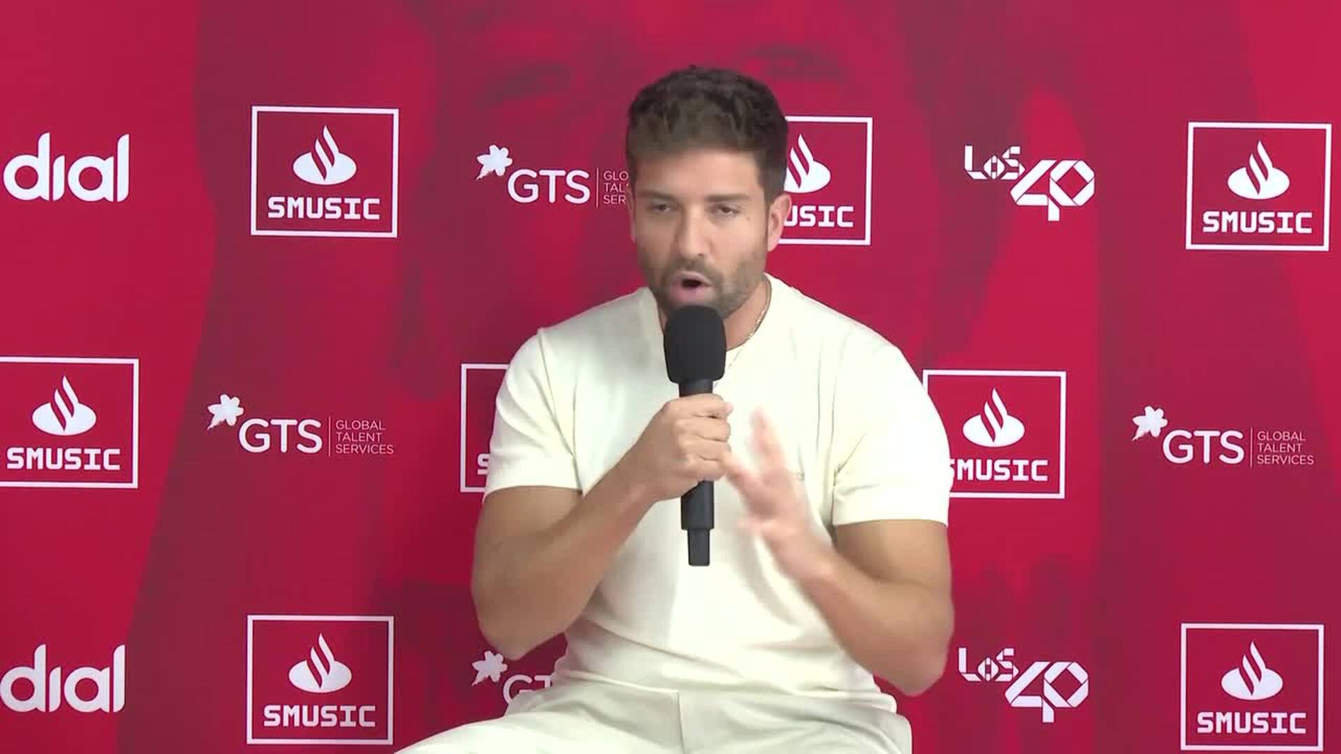 Pablo Alborán "vuelve al inicio de lo esencial" con su nueva gira mundial