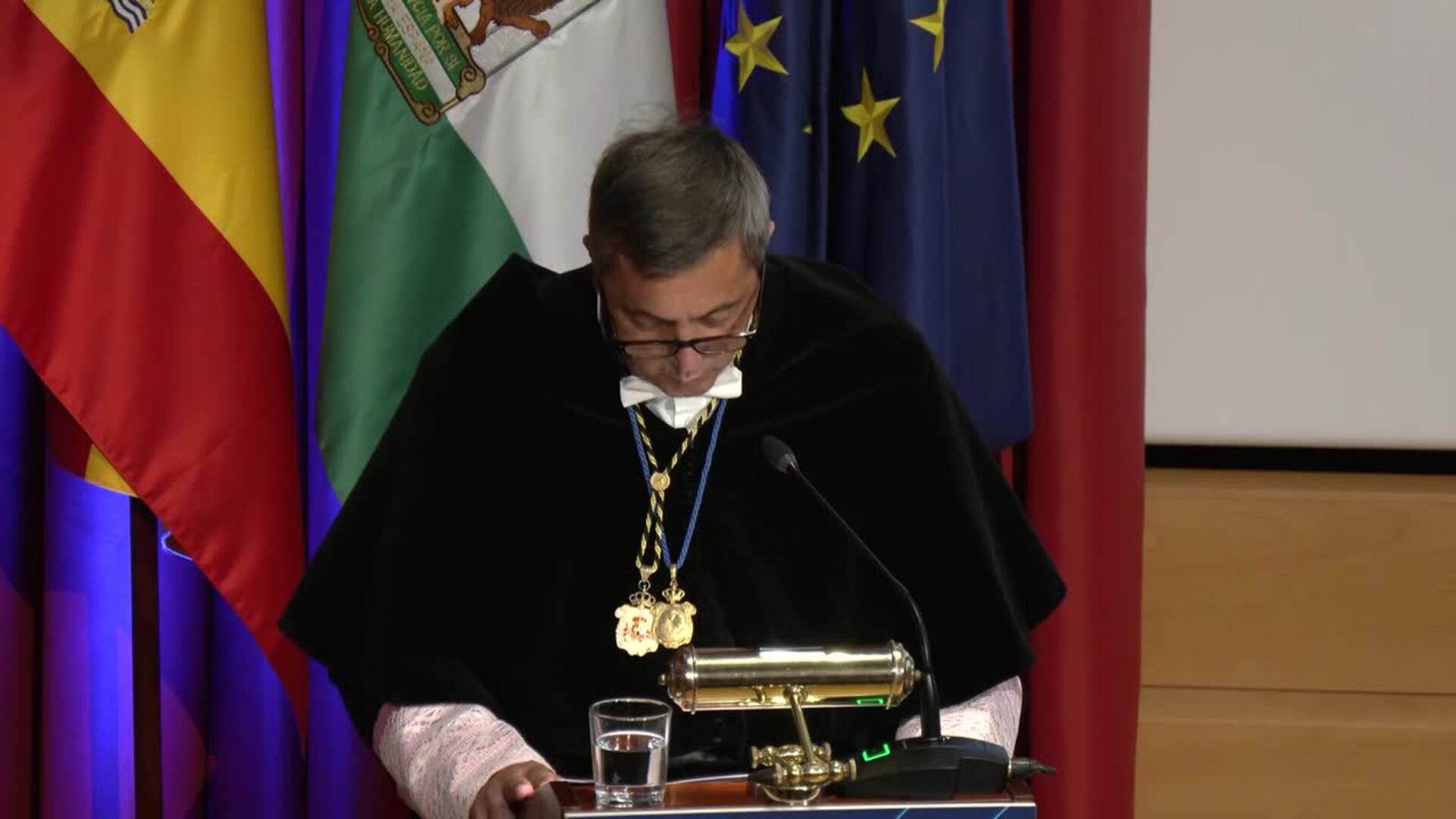 Rector de la UMA solicita fondos por estudiante para acabar con desigualdades