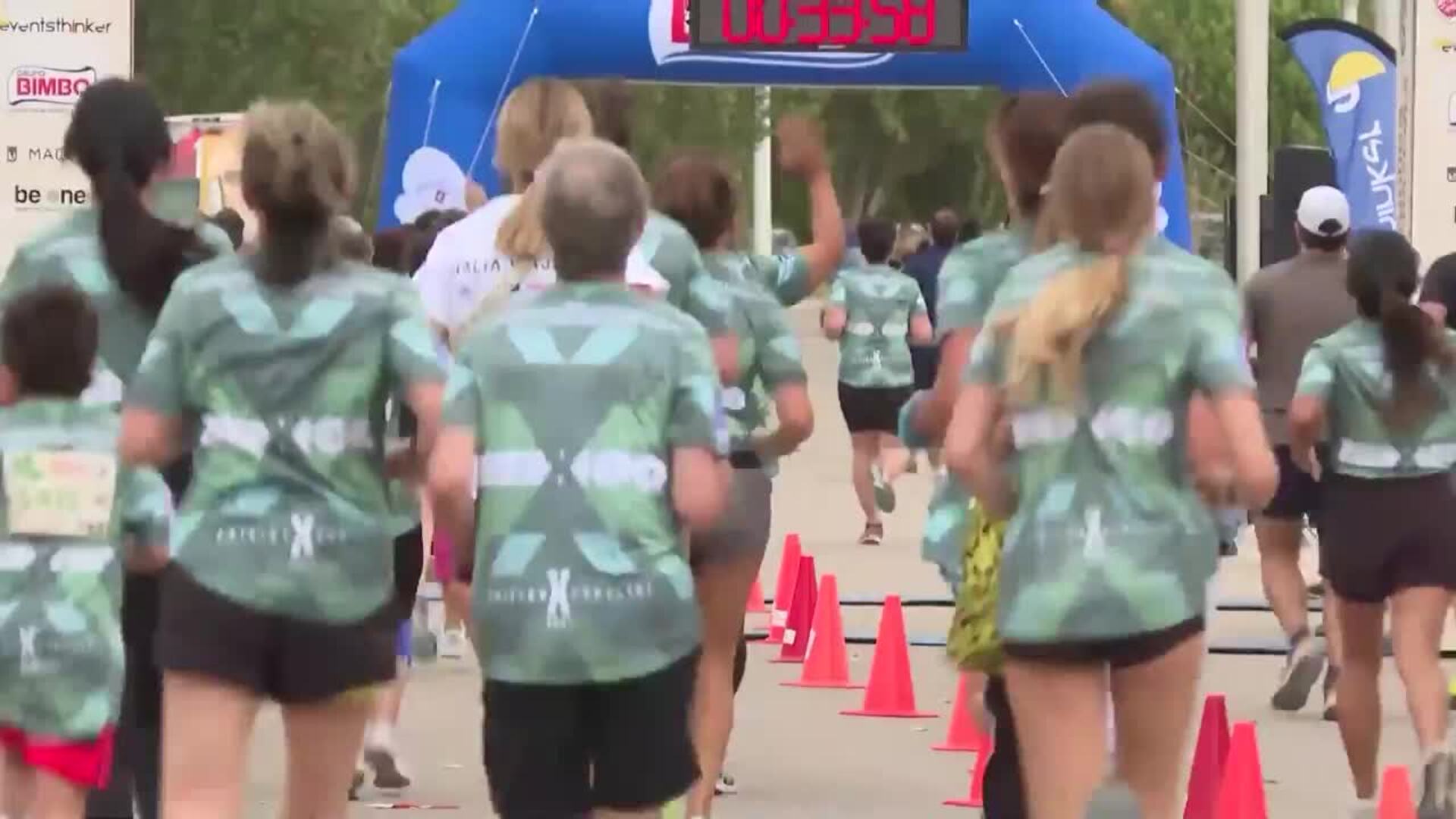 Unas 2.700 personas participan en la XV carrera solidaria Menudos Corazones