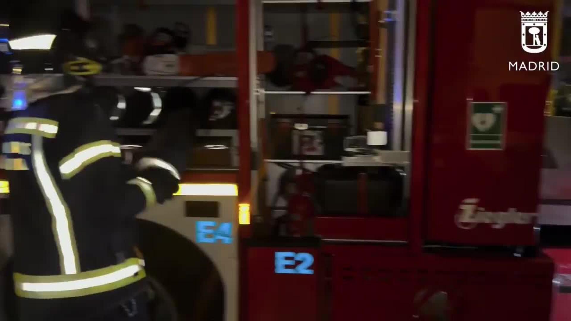 Muere un hombre y otro resulta herido en el incendio de una vivienda en Madrid