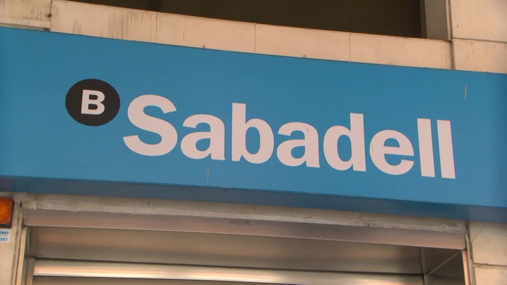 Sabadell rechaza la mejora de OPA de BBVA, aunque el accionista David Martínez acudirá al canje