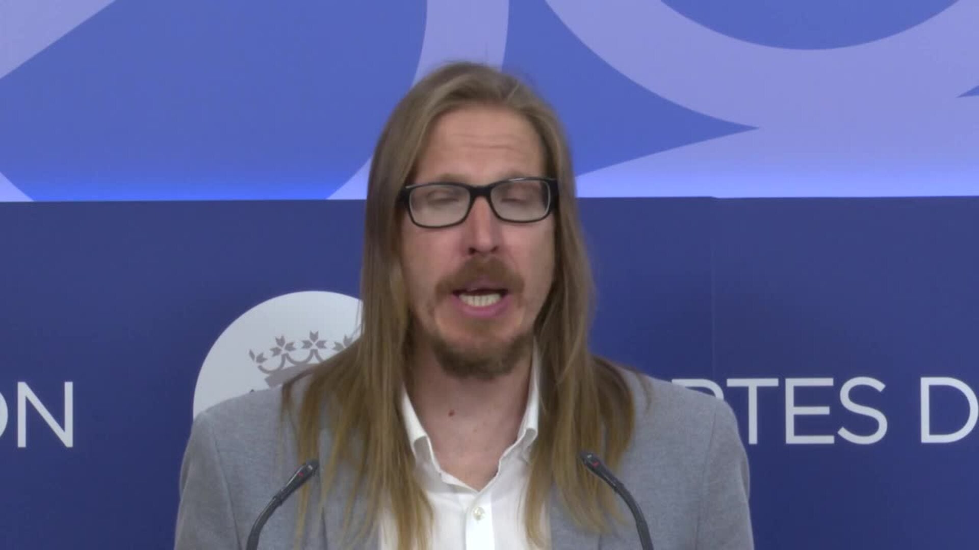 Fernández califica de "calamitosa" la gestión económica del PP, con una deuda "disparada".