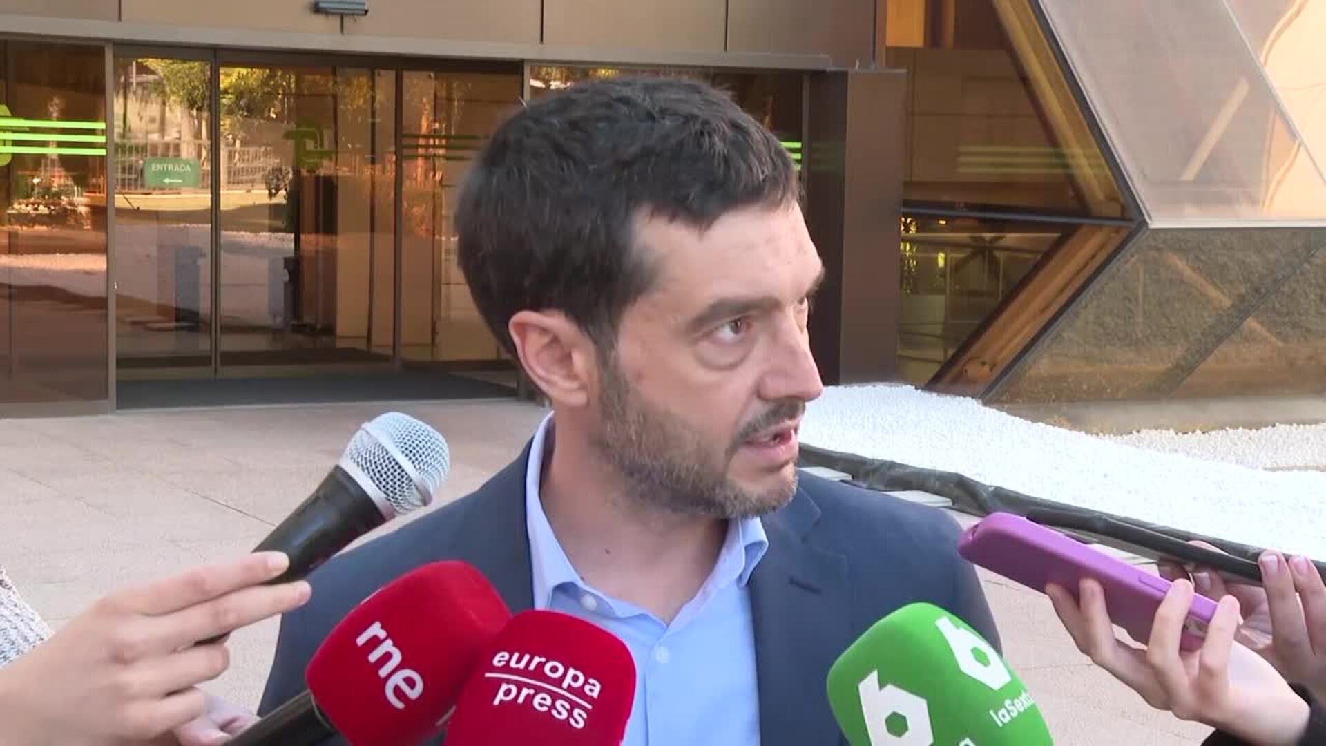 Bustinduy dice que el Gobierno español ni otro ha hecho lo suficiente para impedir el asalto