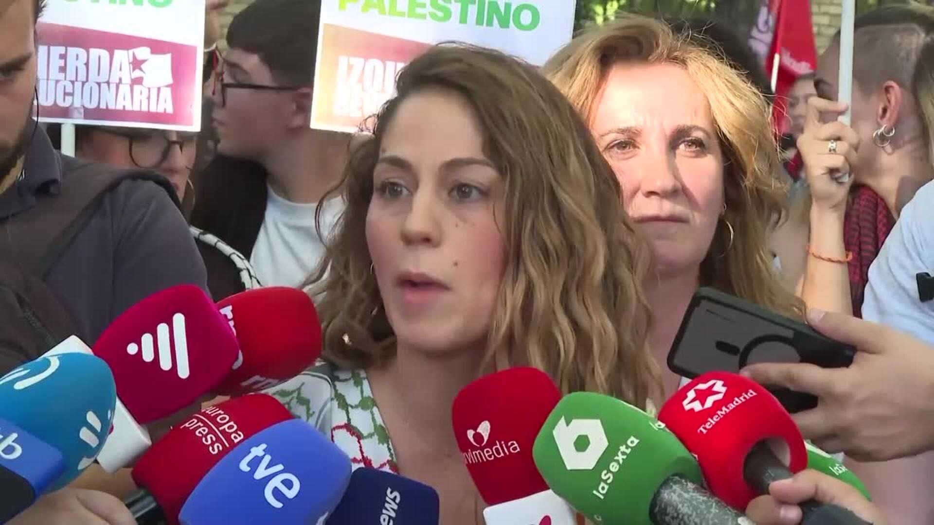 Sumar avisa que votar contra el embargo de armas a Israel es colocarse "al lado de genocidas"