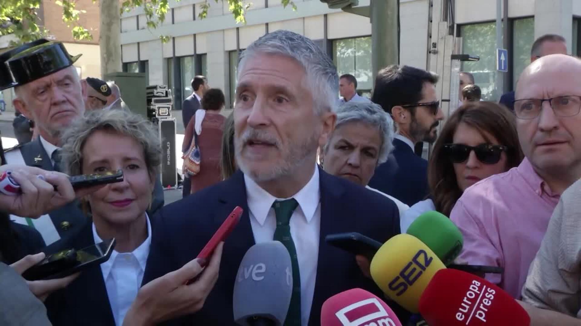 Marlaska ensalza a Vara como espejo en el que "todos nos gustaría mirarnos"