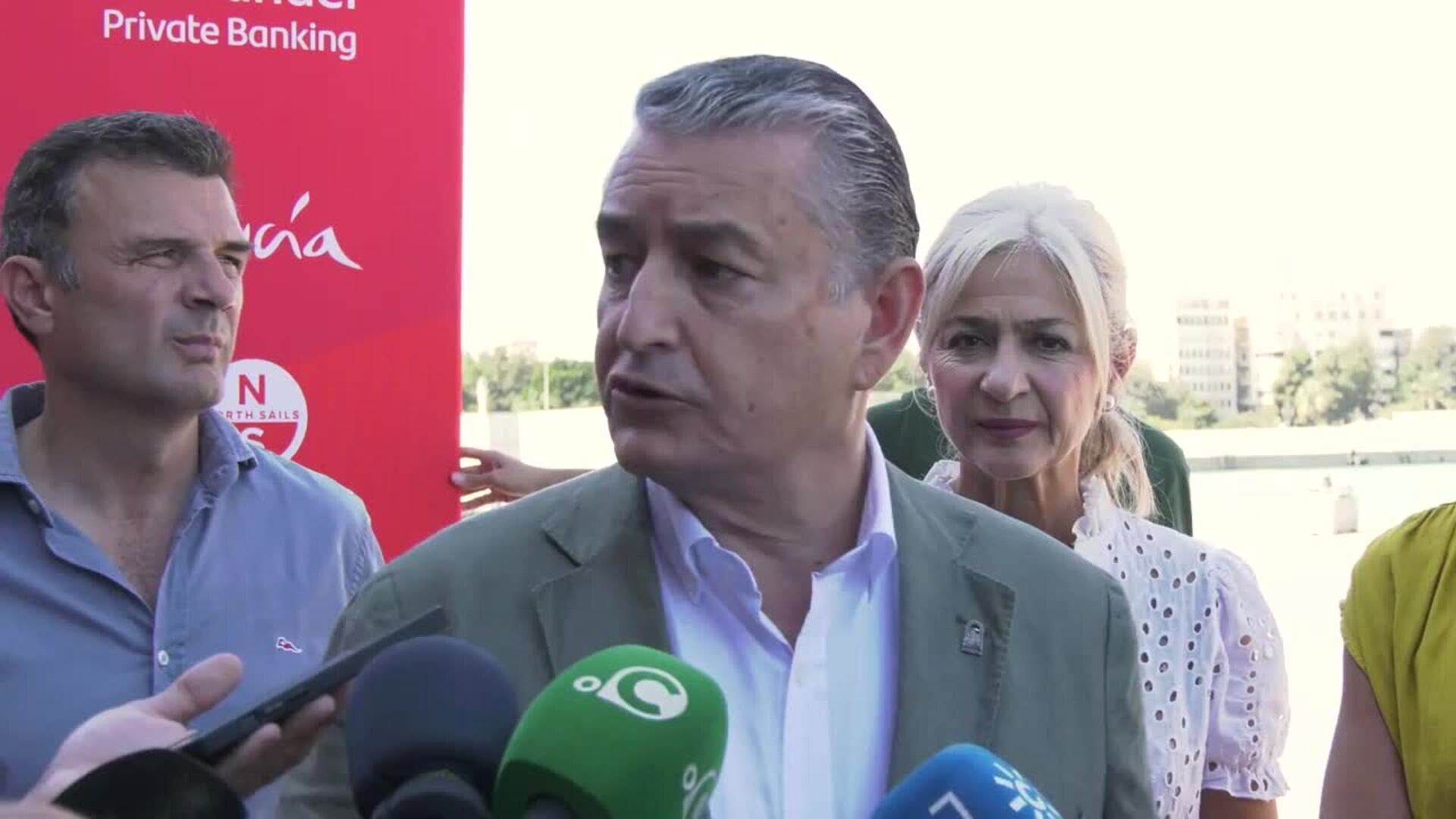 Sanz dice que el acuerdo sobre el convenio del nuevo hospital de Cádiz "puede ser inminente"