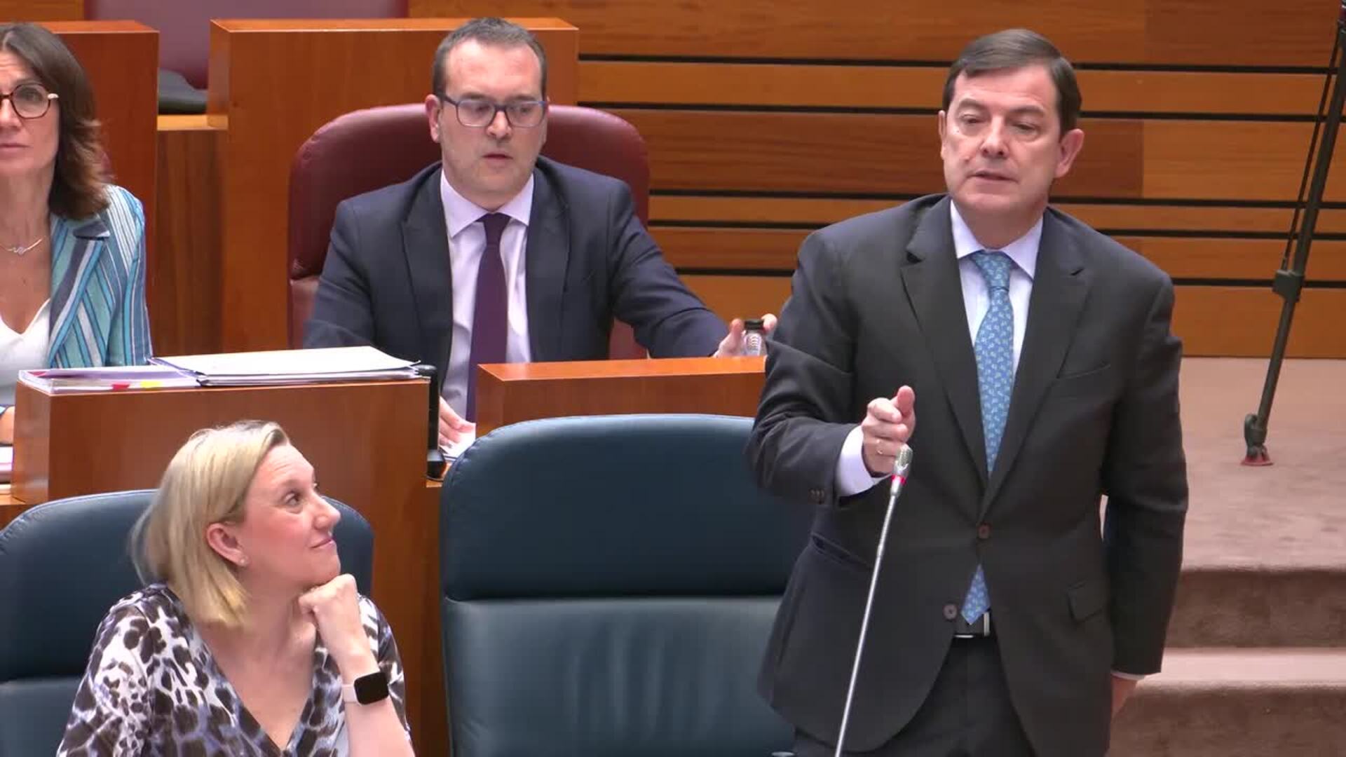 Mañueco rebate acusaciones de "caos" del PSOE con la gestión de pulseras antimaltrato