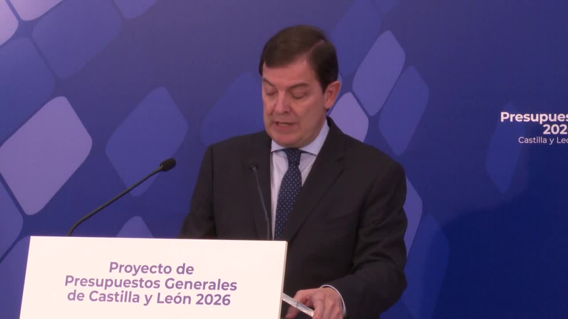 Mañueco prevé duplicar ayudas por nacimiento, bonificar peajes y ayudas autónomos