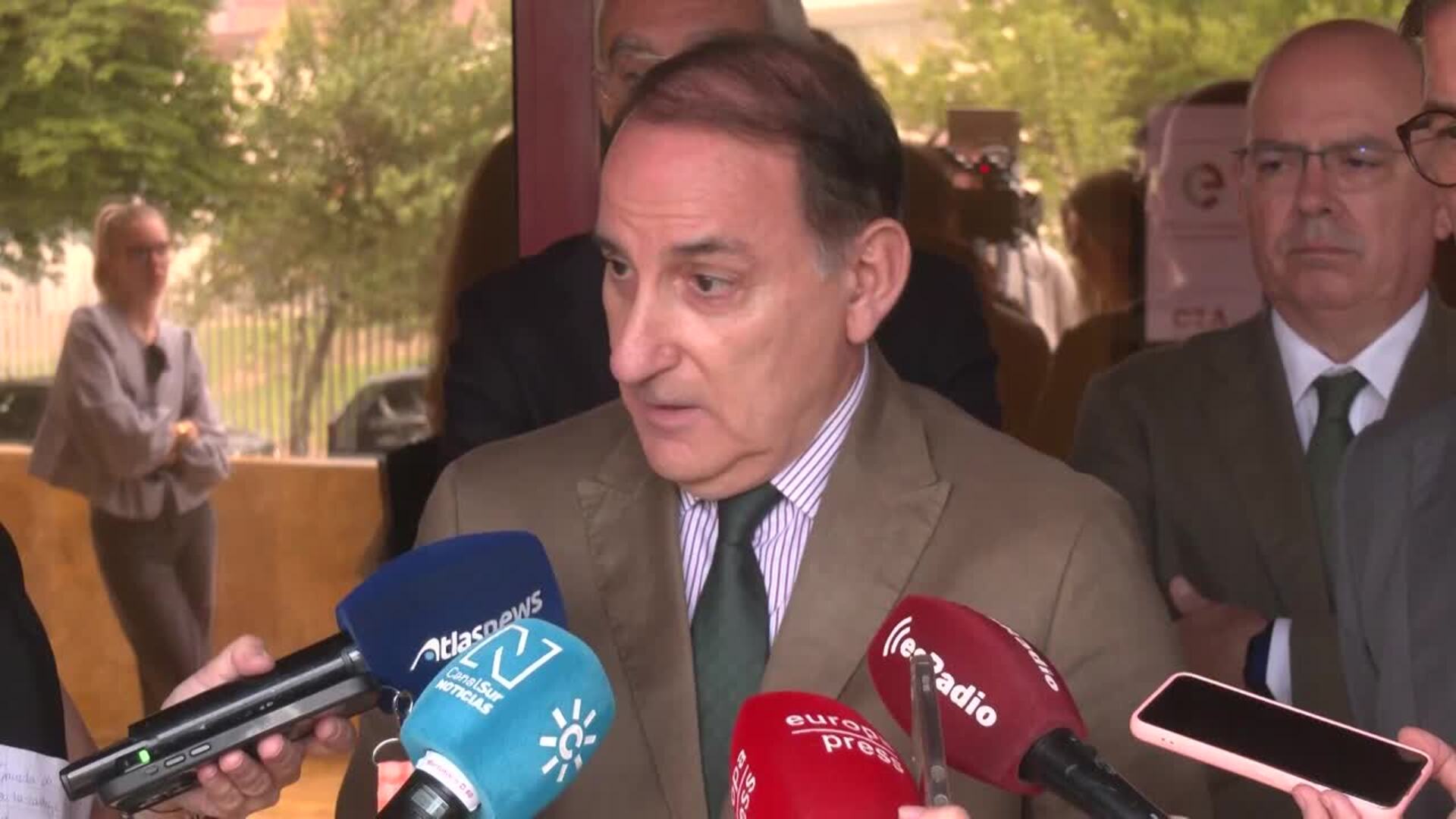 Los empresarios andaluces rechazan la reforma del despido improcedente "a golpe de ocurrencia"