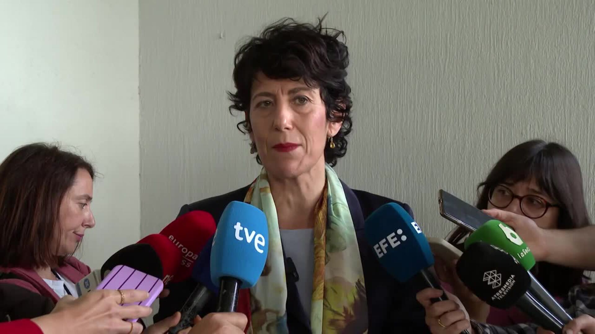 Saiz pide "responsabilidad" a los autónomos y a los grupos políticos
