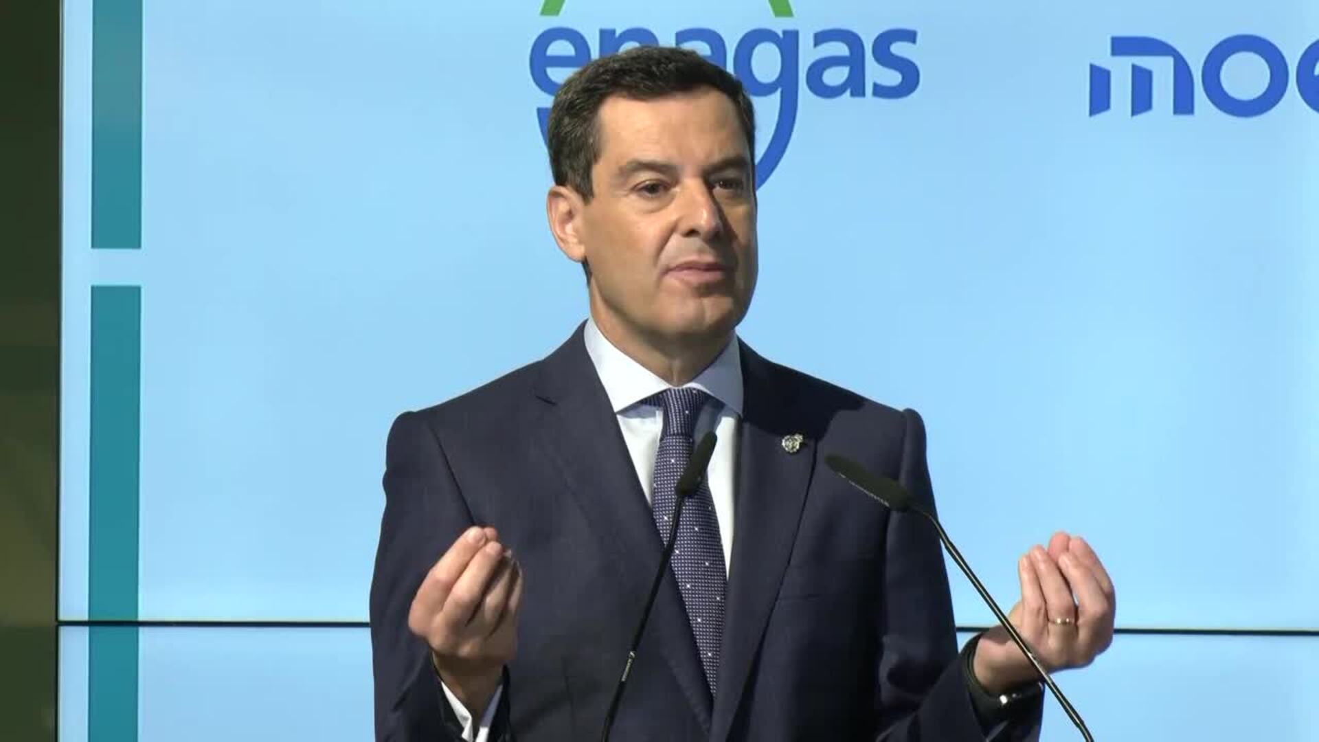 Moreno confía en mantener una "mayoría suficiente": Ni PSOE ni Vox son "alternativa"