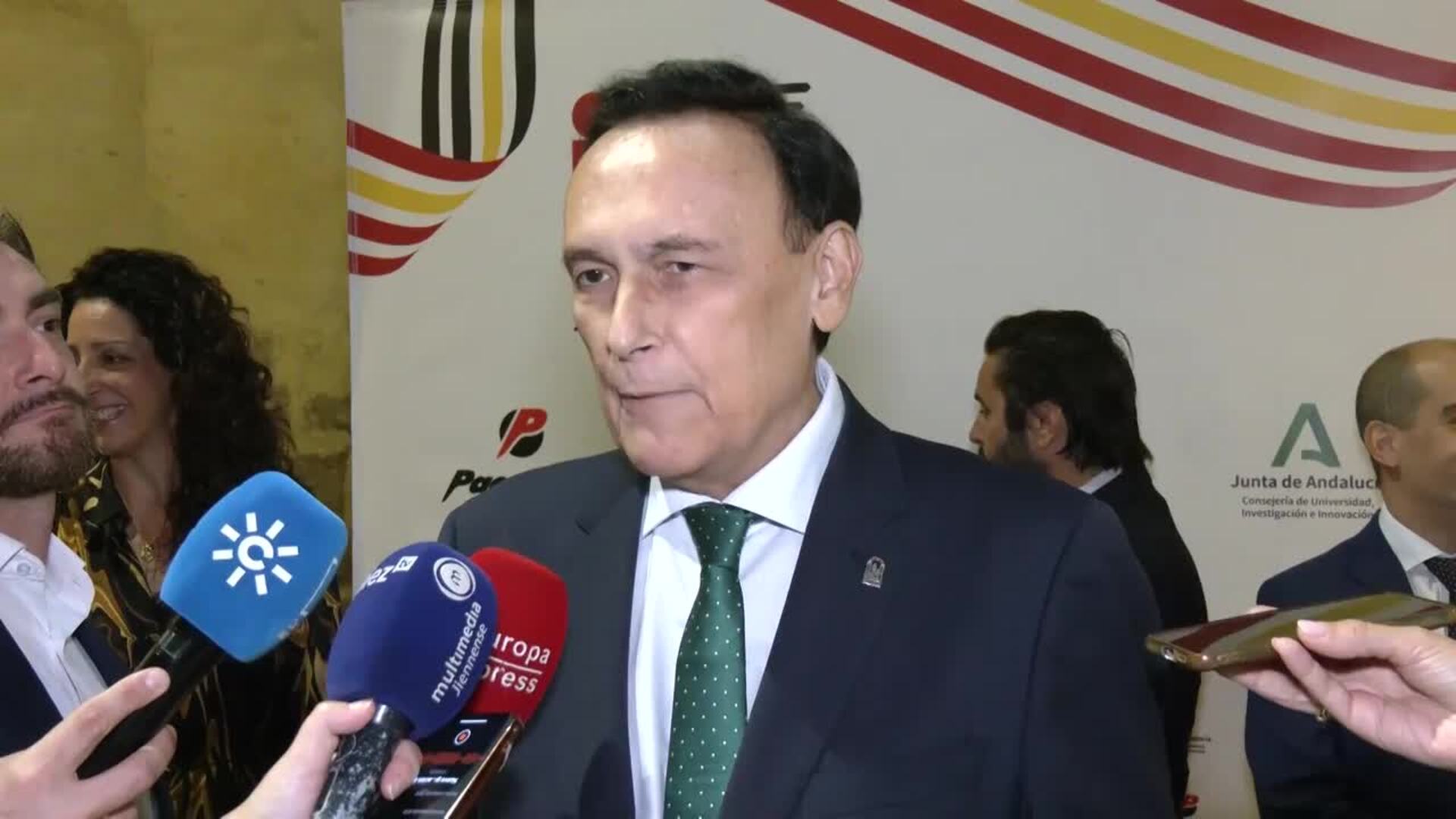 Gómez-Villamandos participa en la gala de entrega de los Premios AJE Andalucía 2025