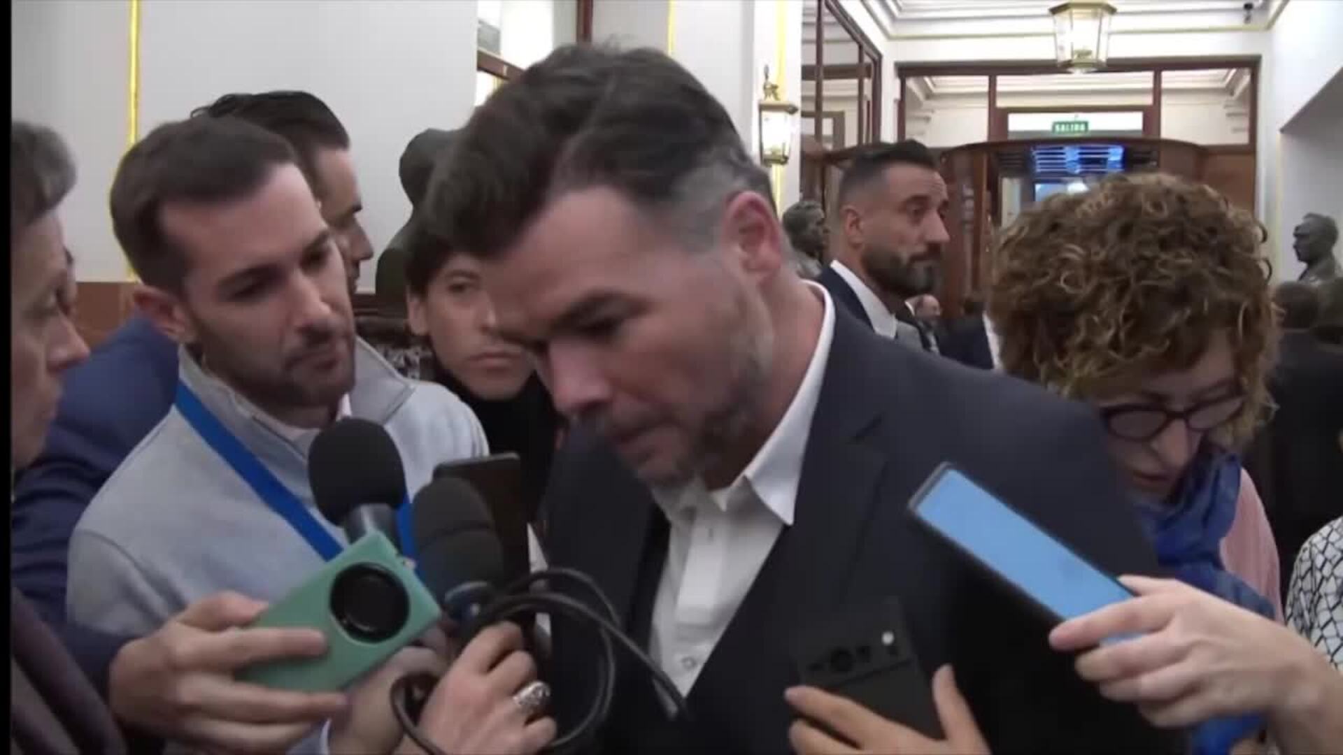 Rufián tacha a Mazón de "psicópata" por asistir al funeral de Estado
