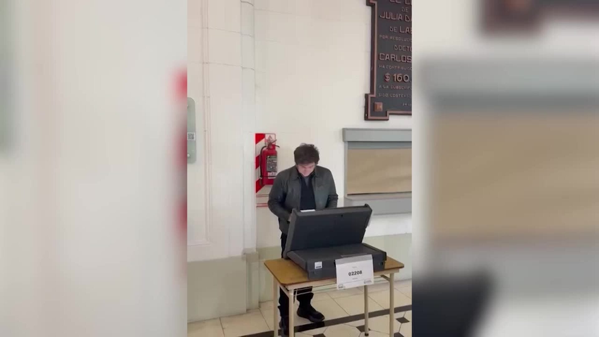 Dimiten el jefe de Gabinete y el ministro del Interior del Gobierno argentino de Javier Milei