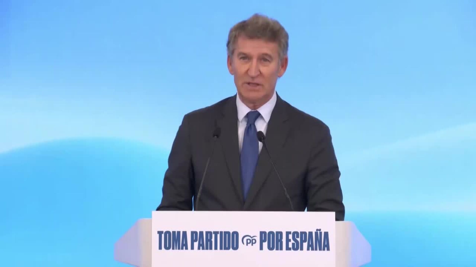 Feijóo se compromete con los autónomos a facilitar que trabajen tras la edad de jubilación