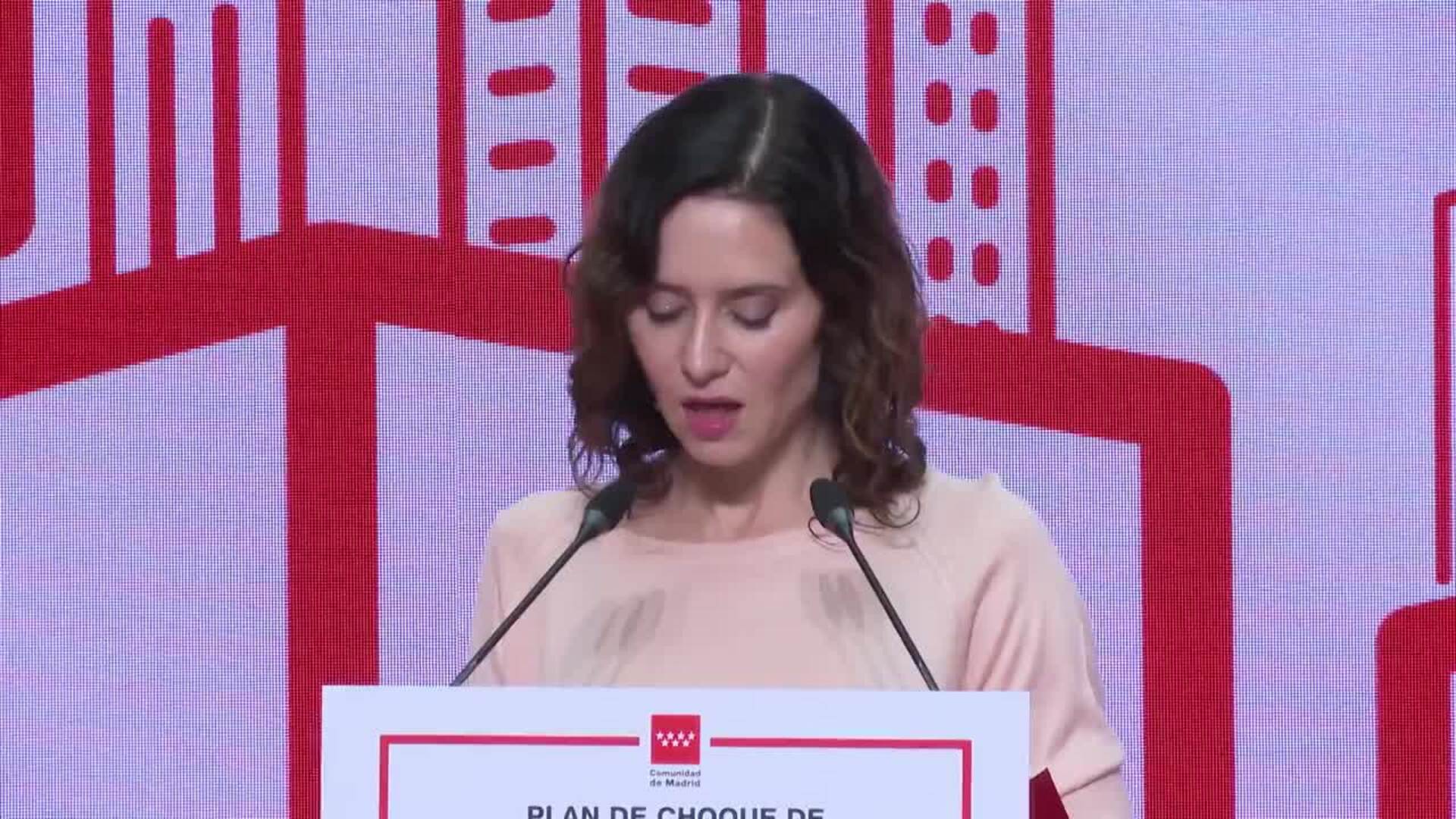 Pisos protegidos, alquiler asequible y menos costes de construcción, pilares del plan de Ayuso