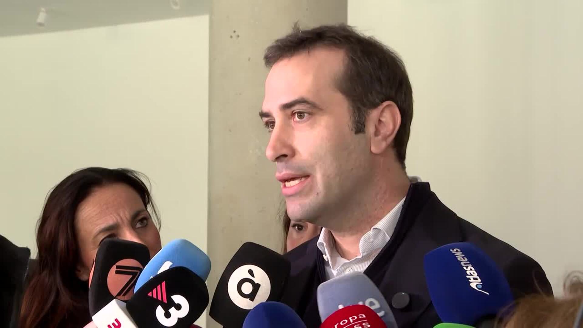 Cuerpo reitera la mano tendida del Gobierno a Junts y negociará ley a ley
