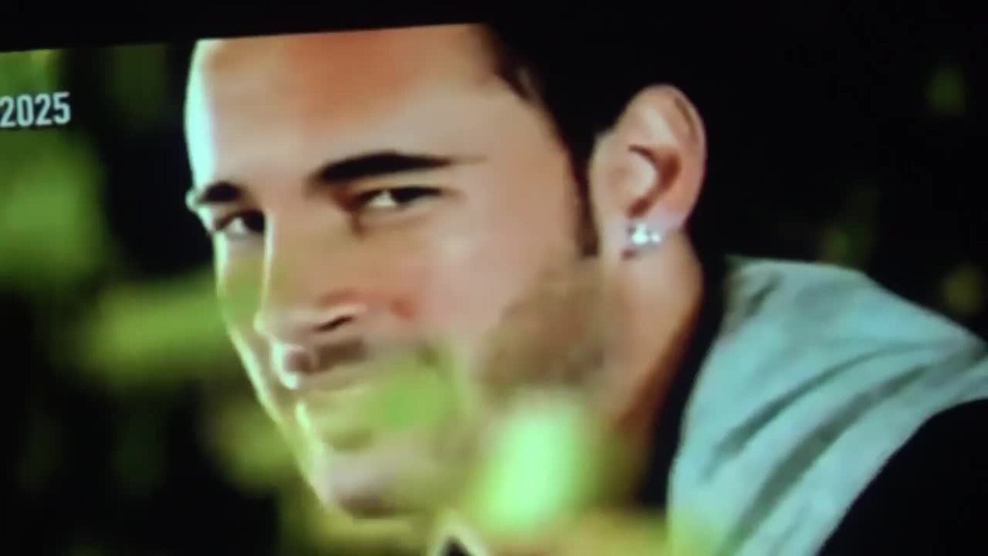 Andy Morales gana el Premio Latino de Oro y publica 'Marioneta'