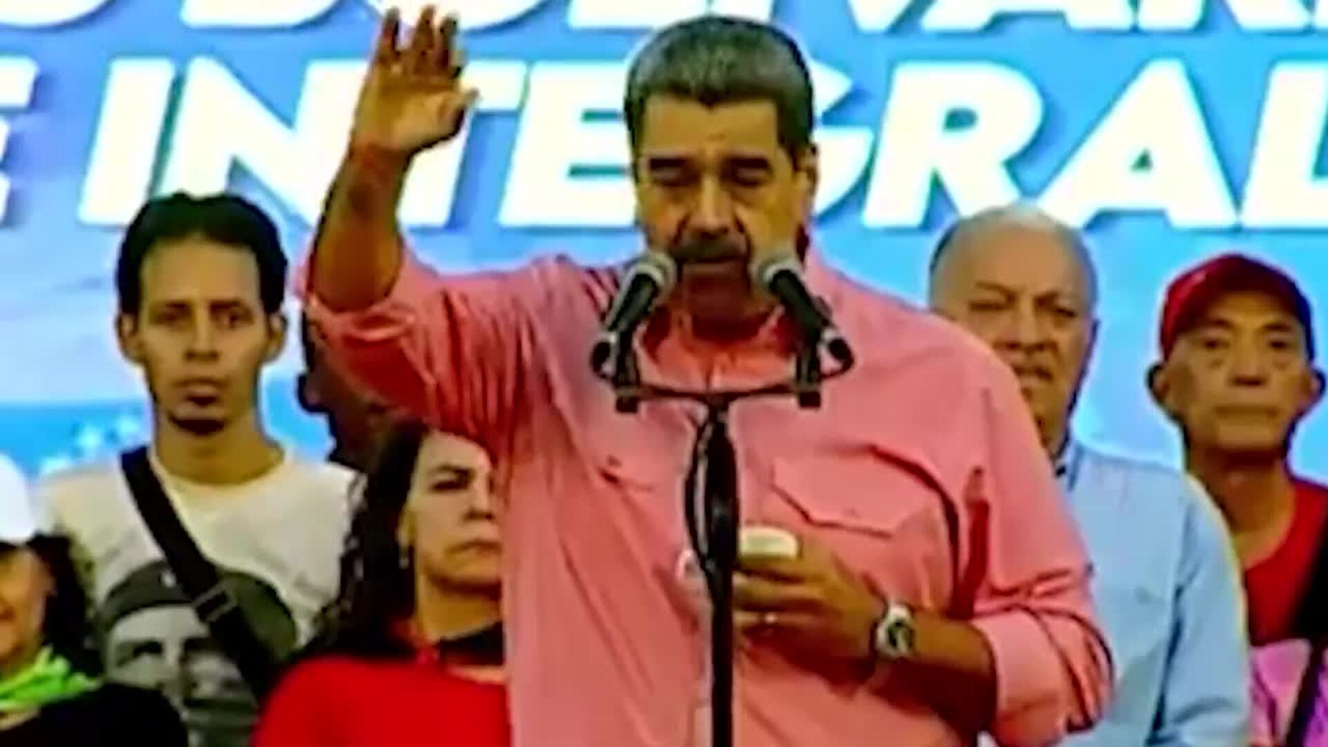 Maduro llama a una "vigila permanente" para defender Venezuela