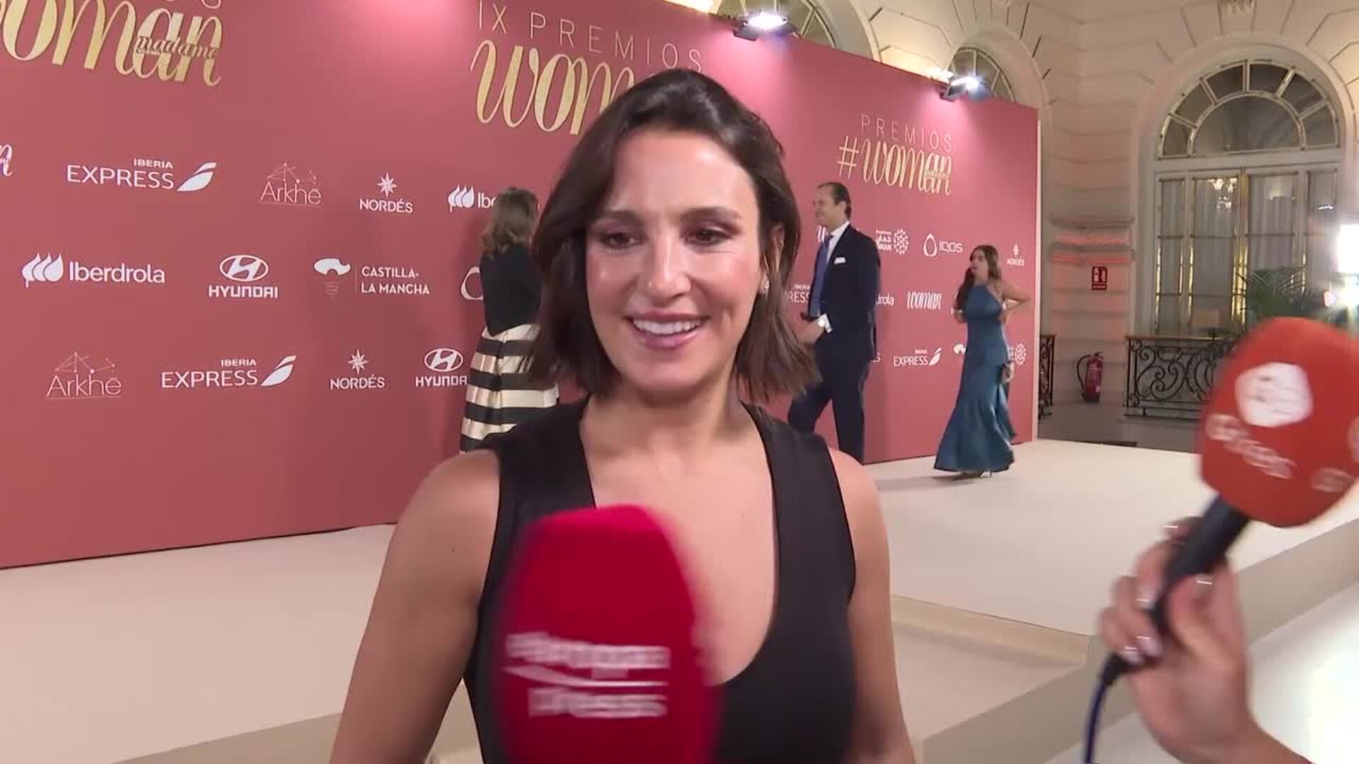 Marta Pombo corta por lo sano y sorprende con un impactante y favorecedor cambio de look