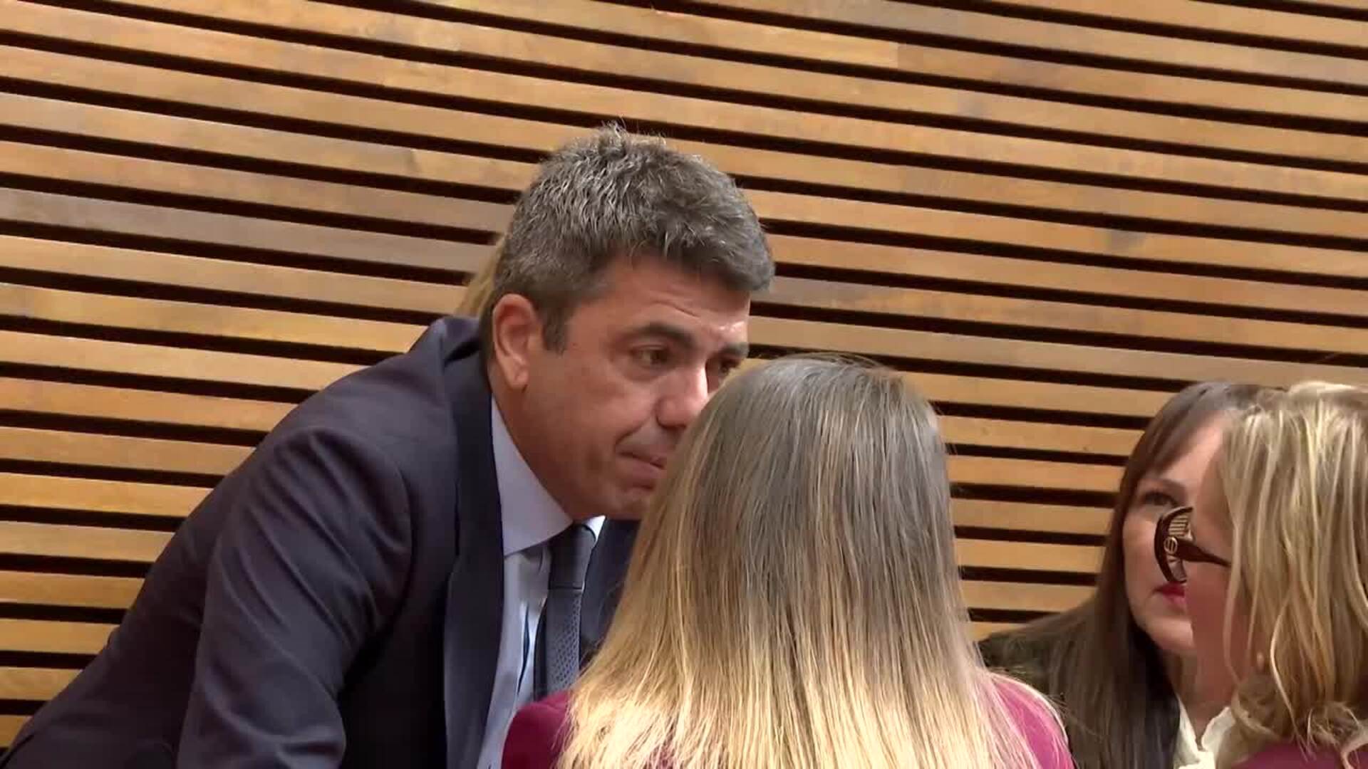 Mazón asiste a la toma de posesión de Pérez Llorca como presidente de la Generalitat