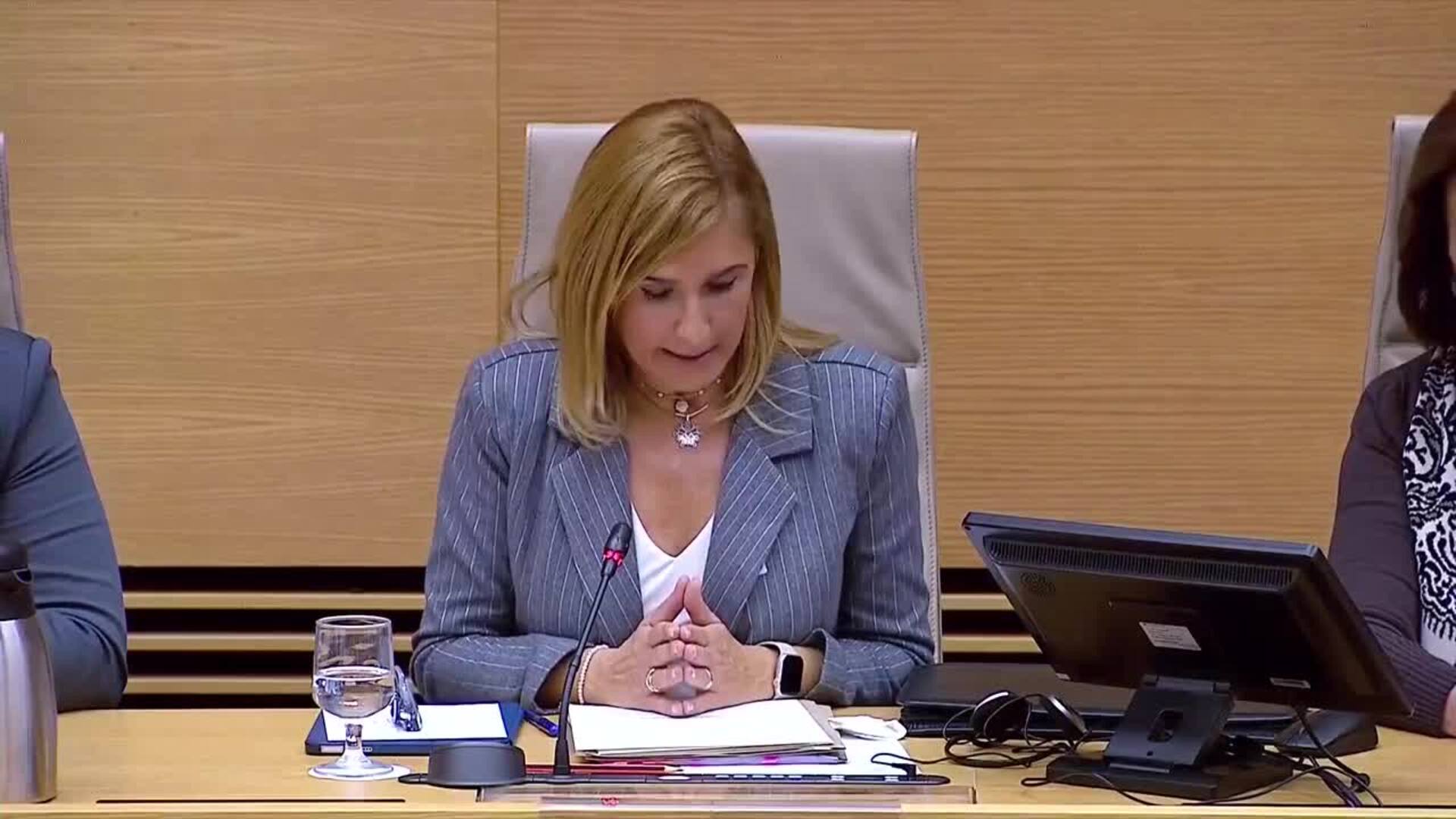 Pradas opta por no contestar preguntas en la comisión del Congreso sobre la dana