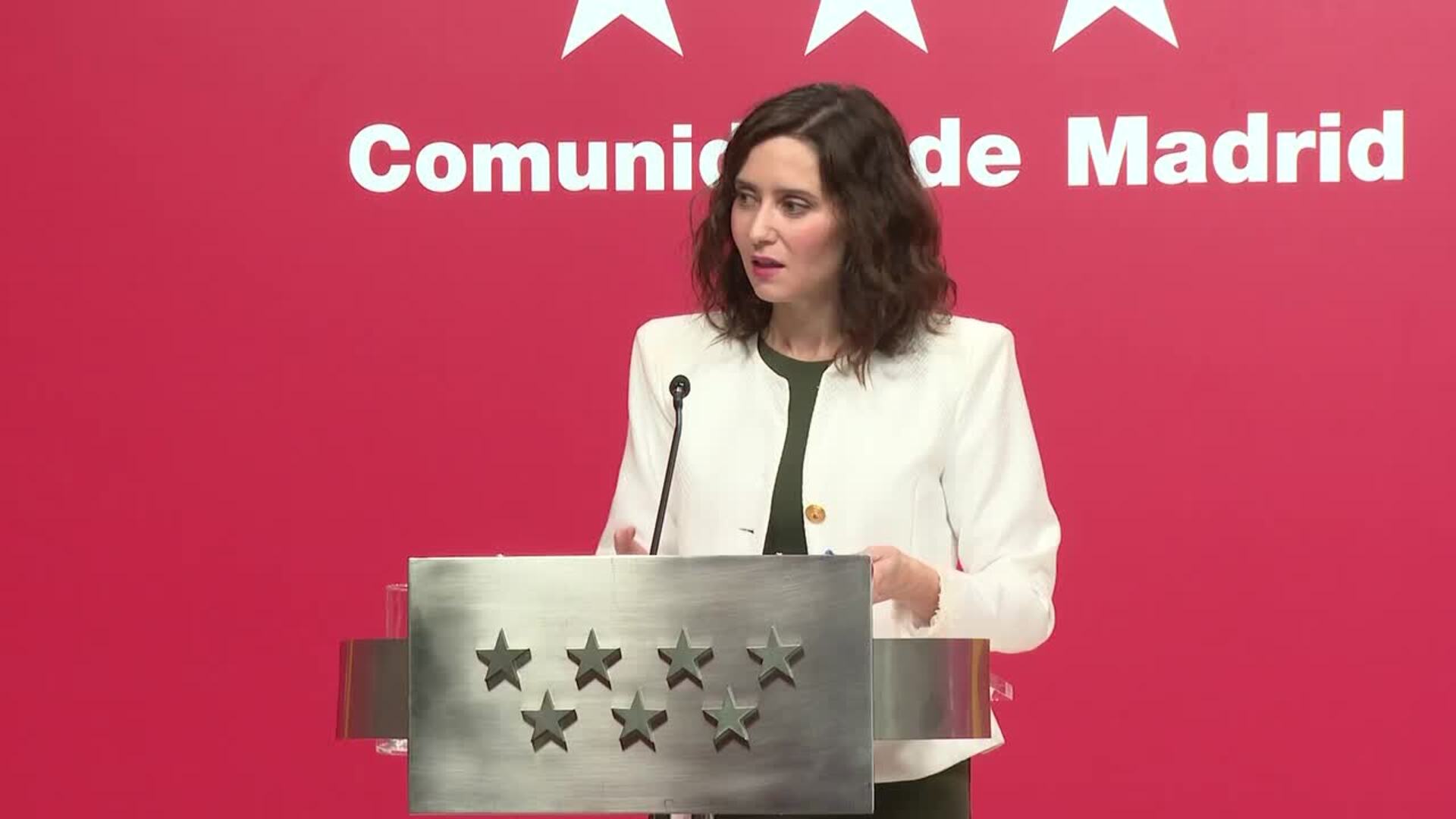 Ayuso asegura que "mafia y tejemanejes" del PSOE comenzaron en Navarra