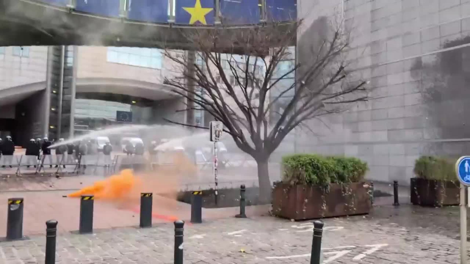 Agricultores protestan en Bruselas contra el acuerdo UE-Mercosur y los posibles recortes en PAC