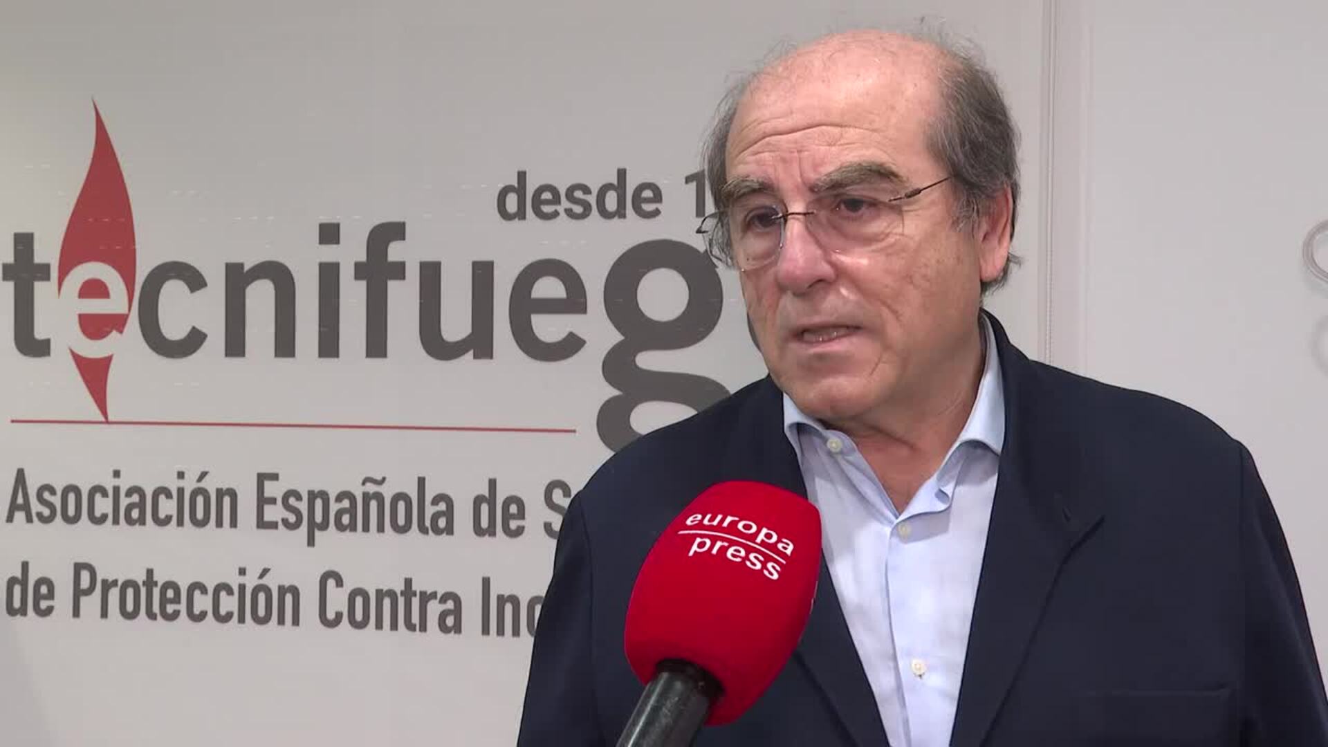 Expertos recomiendan "ser muy cautos" con la decoración navideña para "evitar incendios"