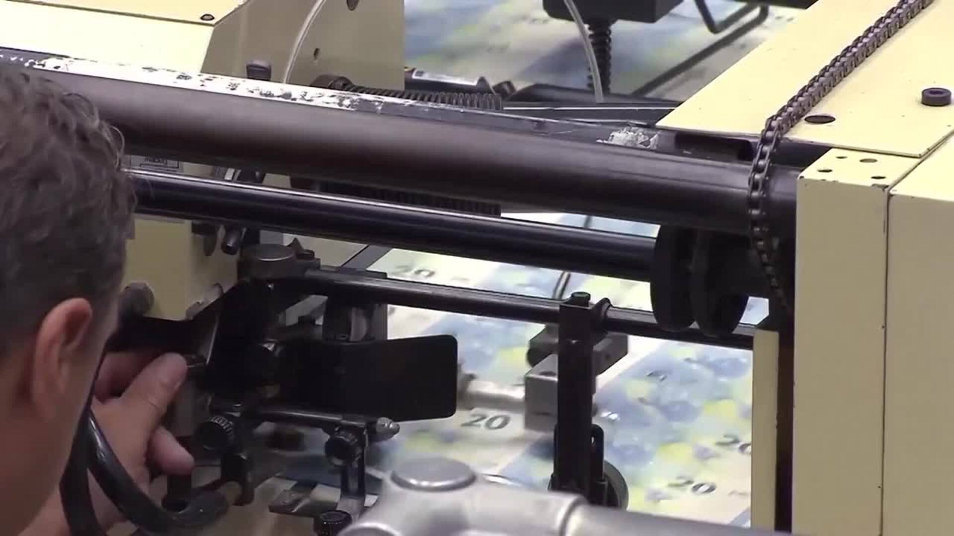 INE confirma que PIB creció un 0,6% en verano, una décima menos, apoyado en la demanda interna